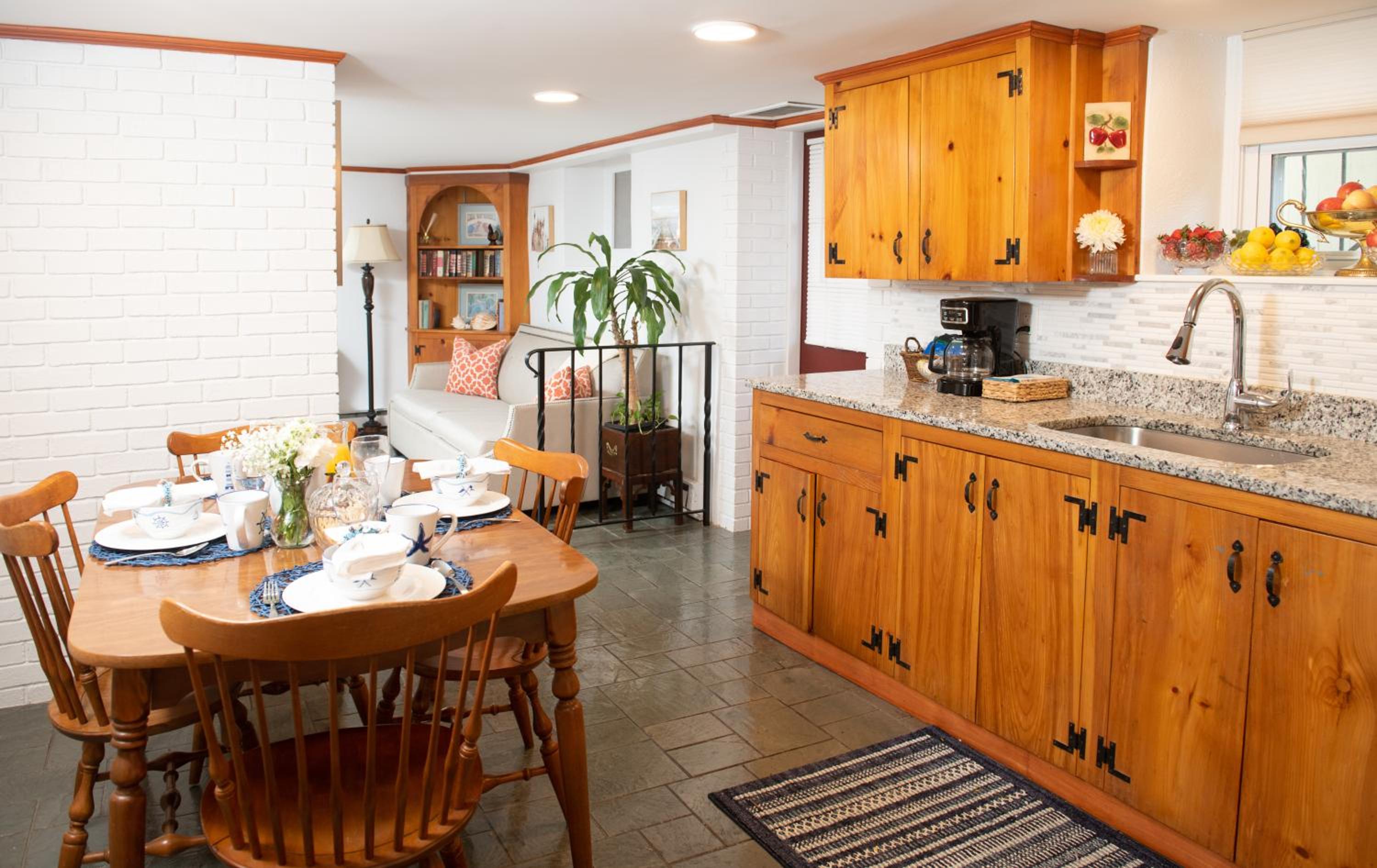 Apartment - Basement (Pet Friendly)