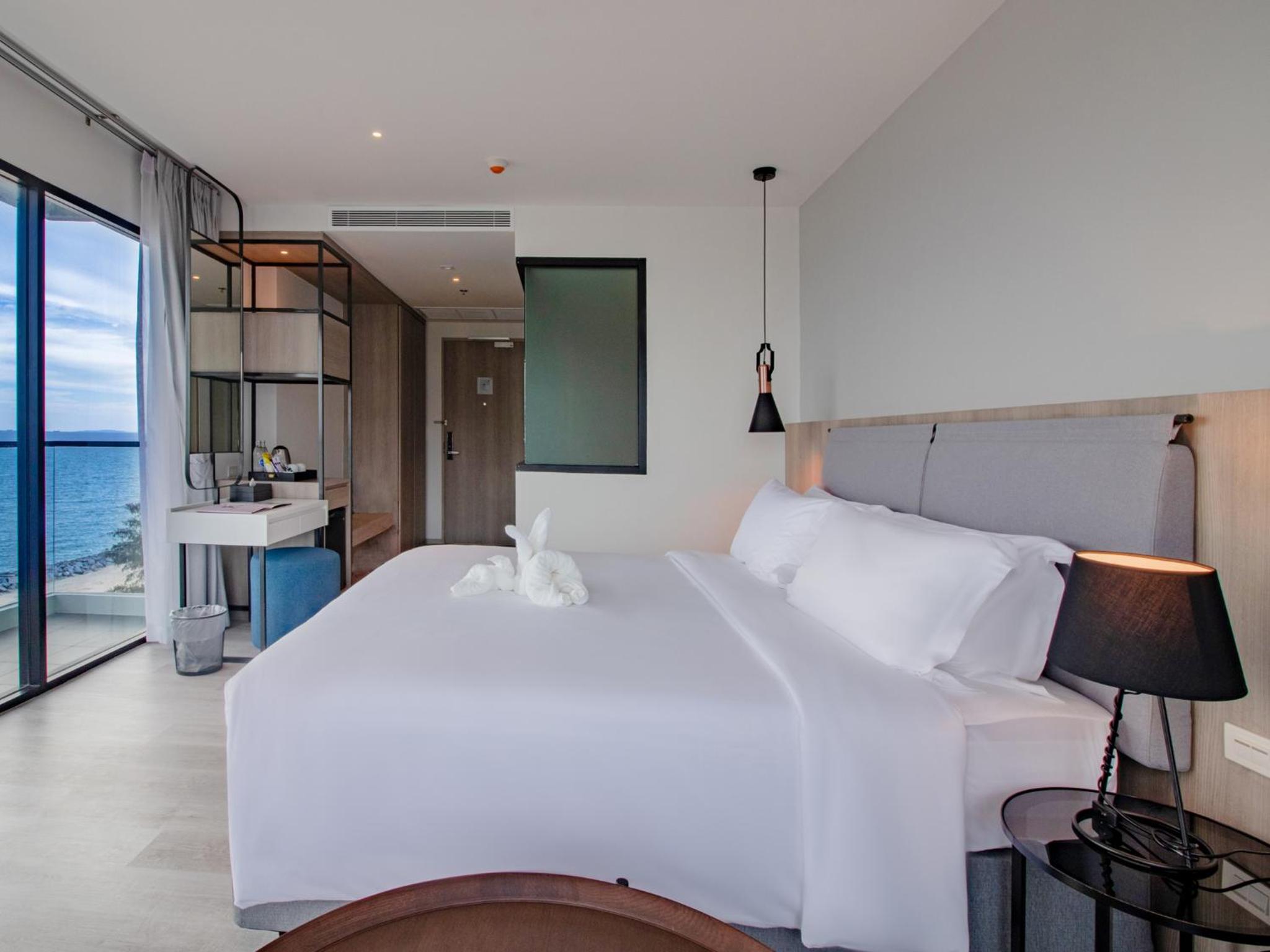 Premier Sea View Room