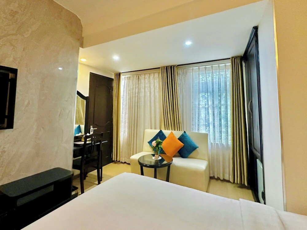 Suite Twin with Window