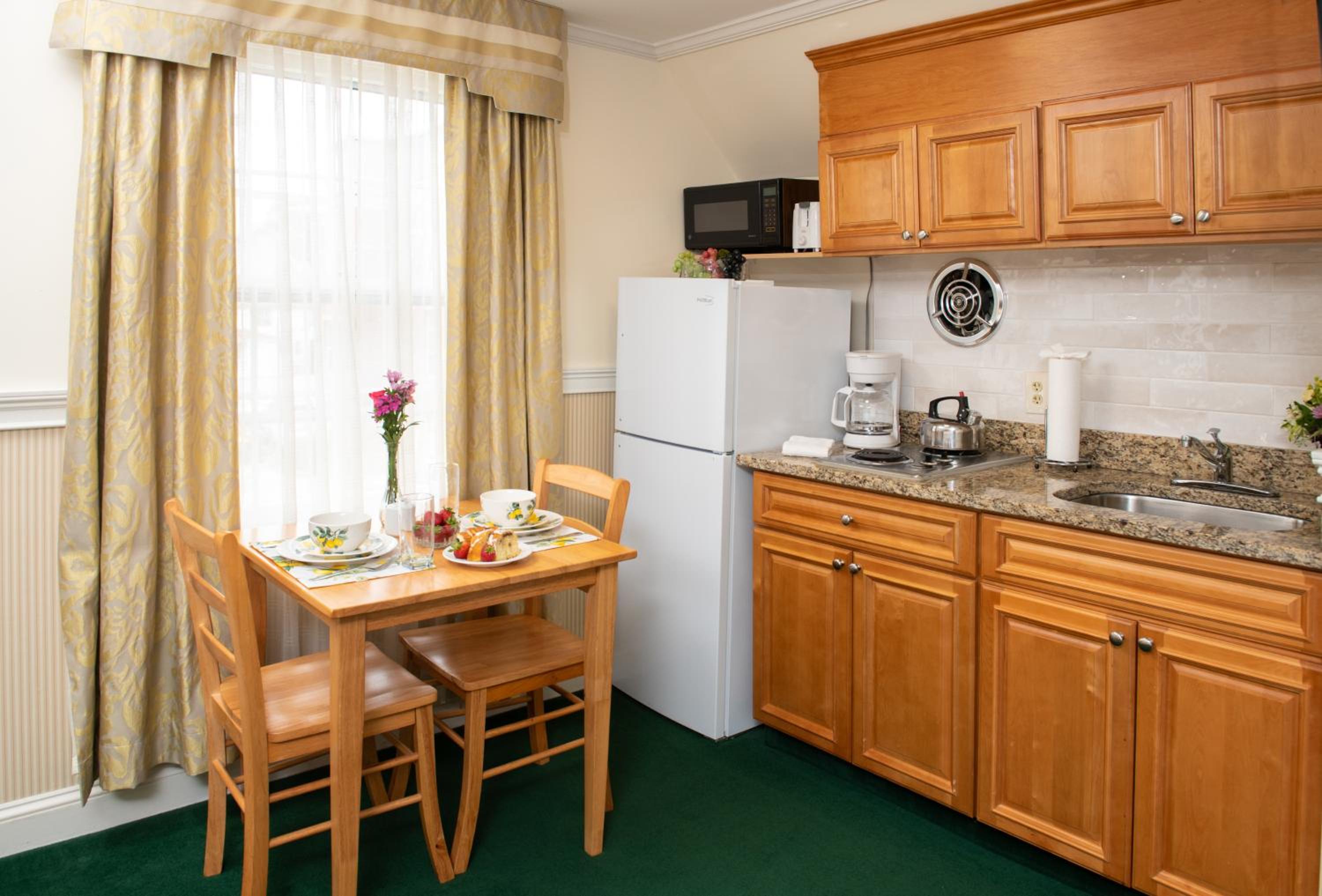 King Studio (NOT Pet Friendly)