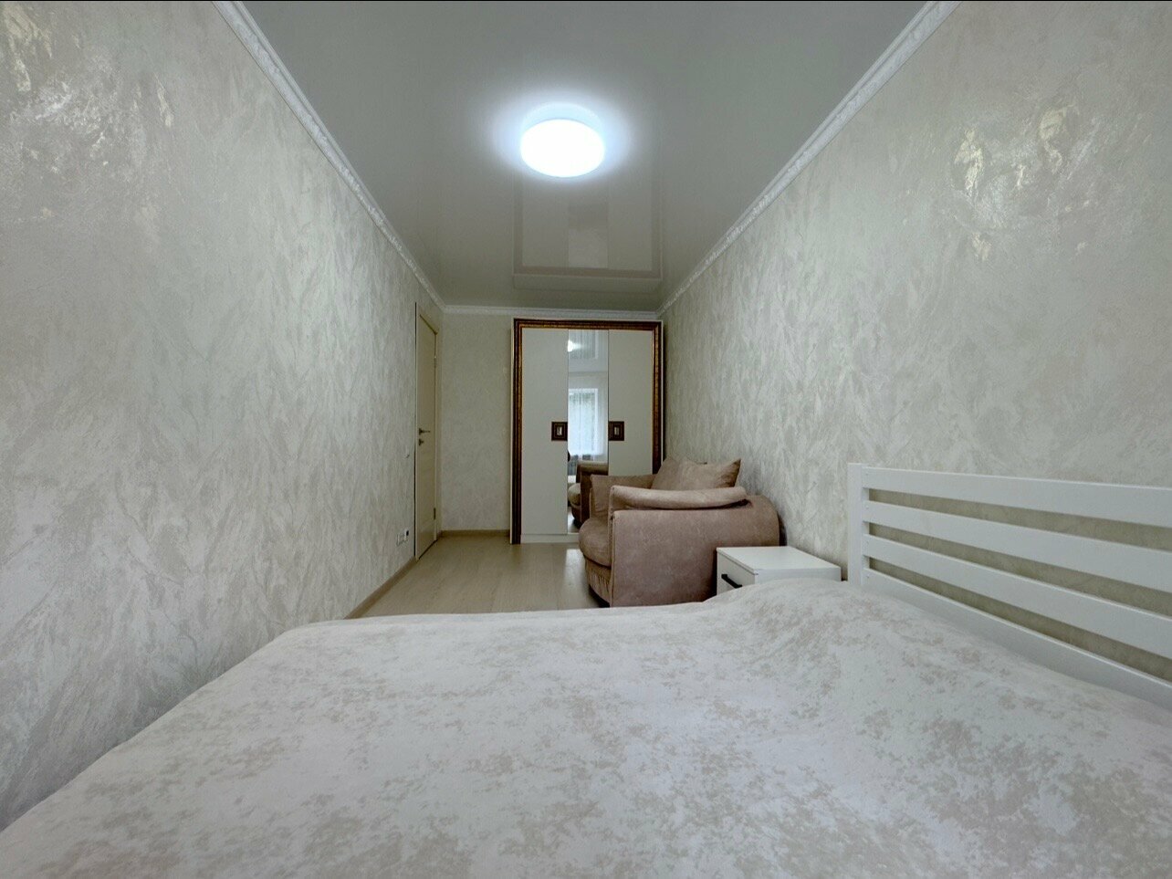 Cемейный номер с собственной ванной комнатой