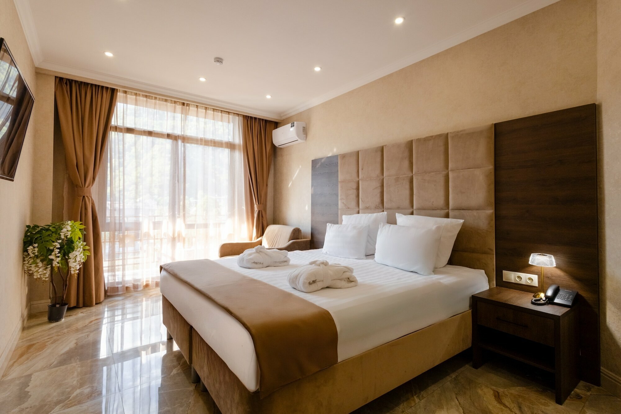 Люкс с балконом