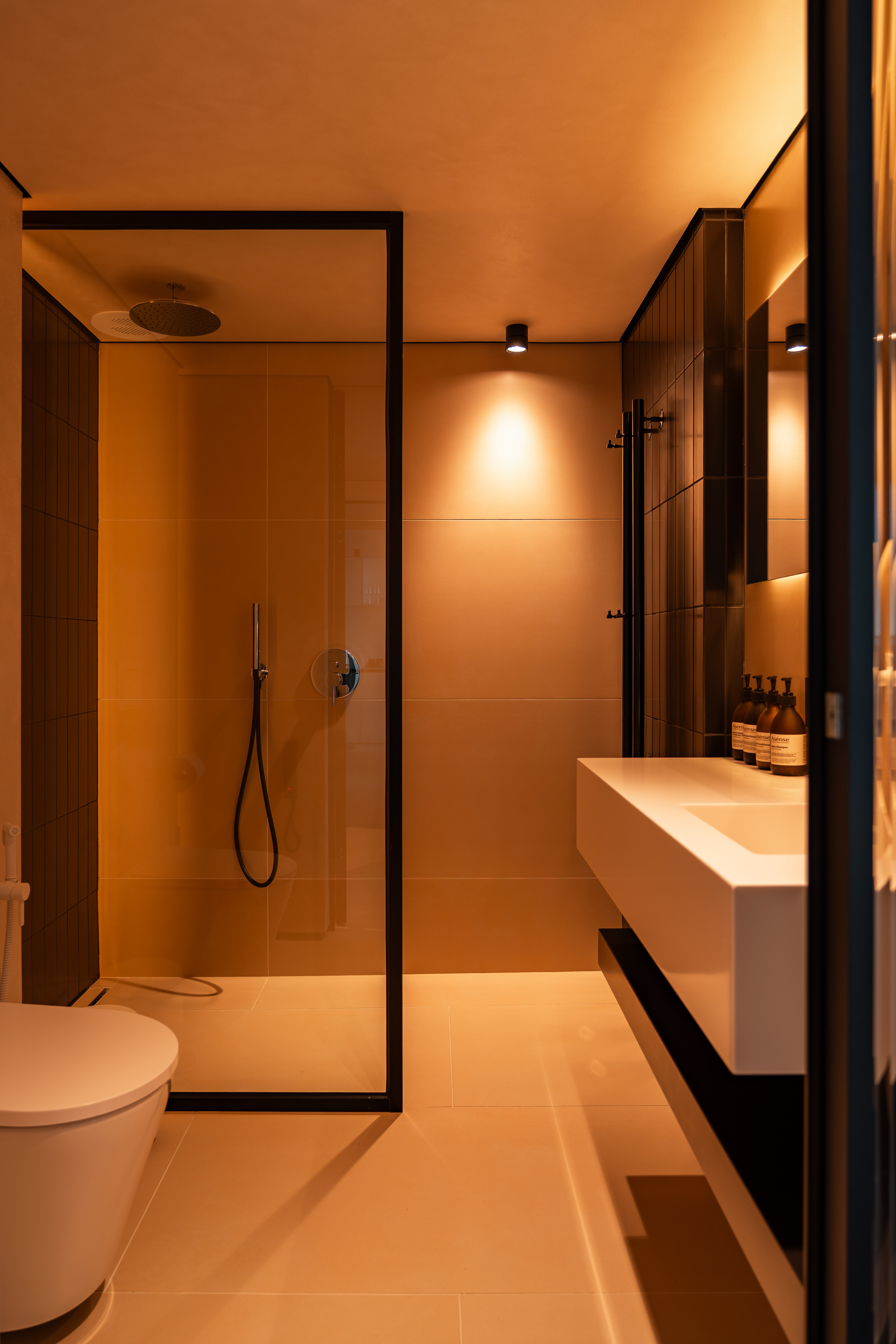 Двухуровневая студия с панорамным видом на море