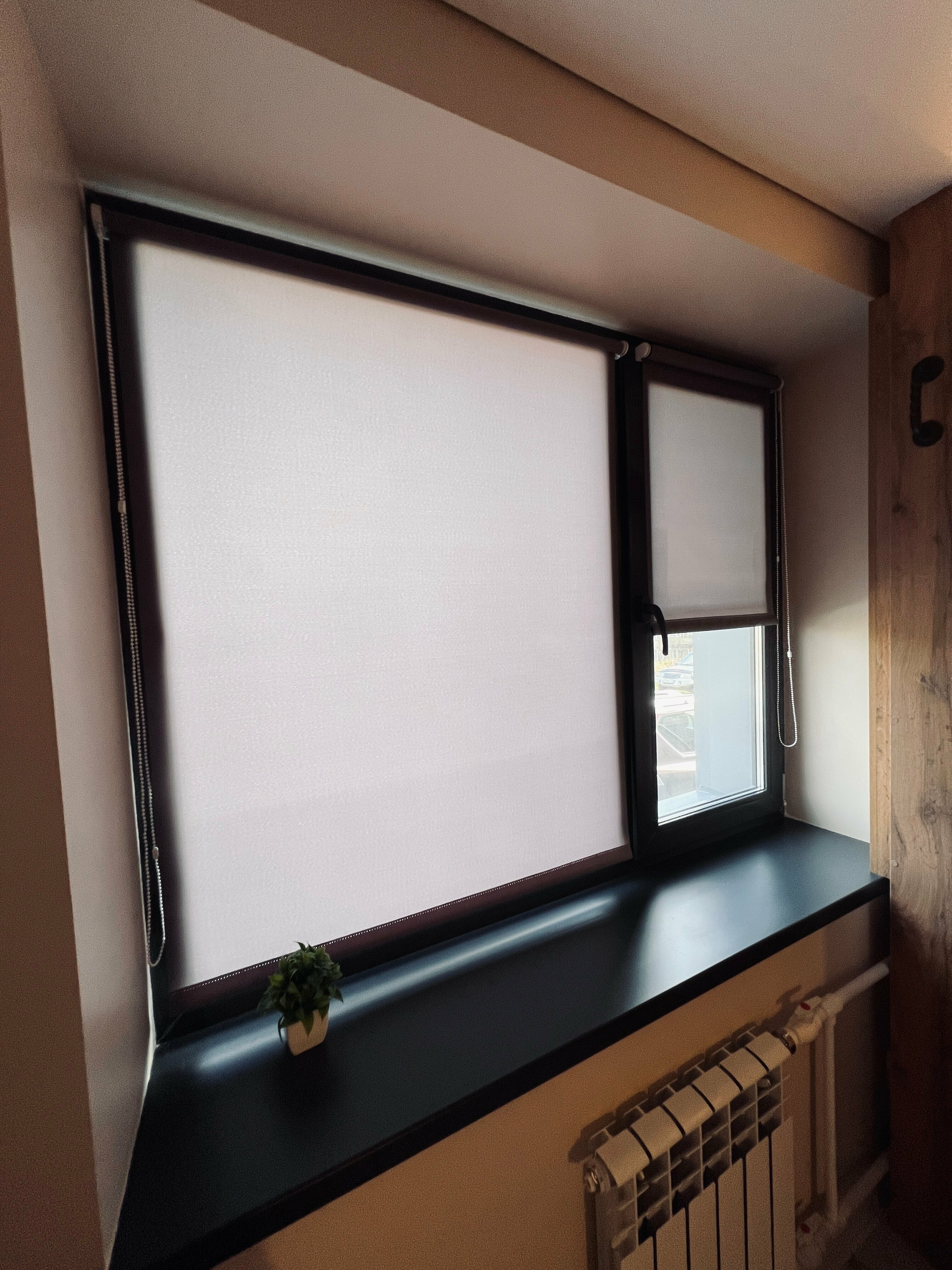 Спальное место на двухъярусной кровати 1400х2000 мм в общем номере для мужчин и женщин.