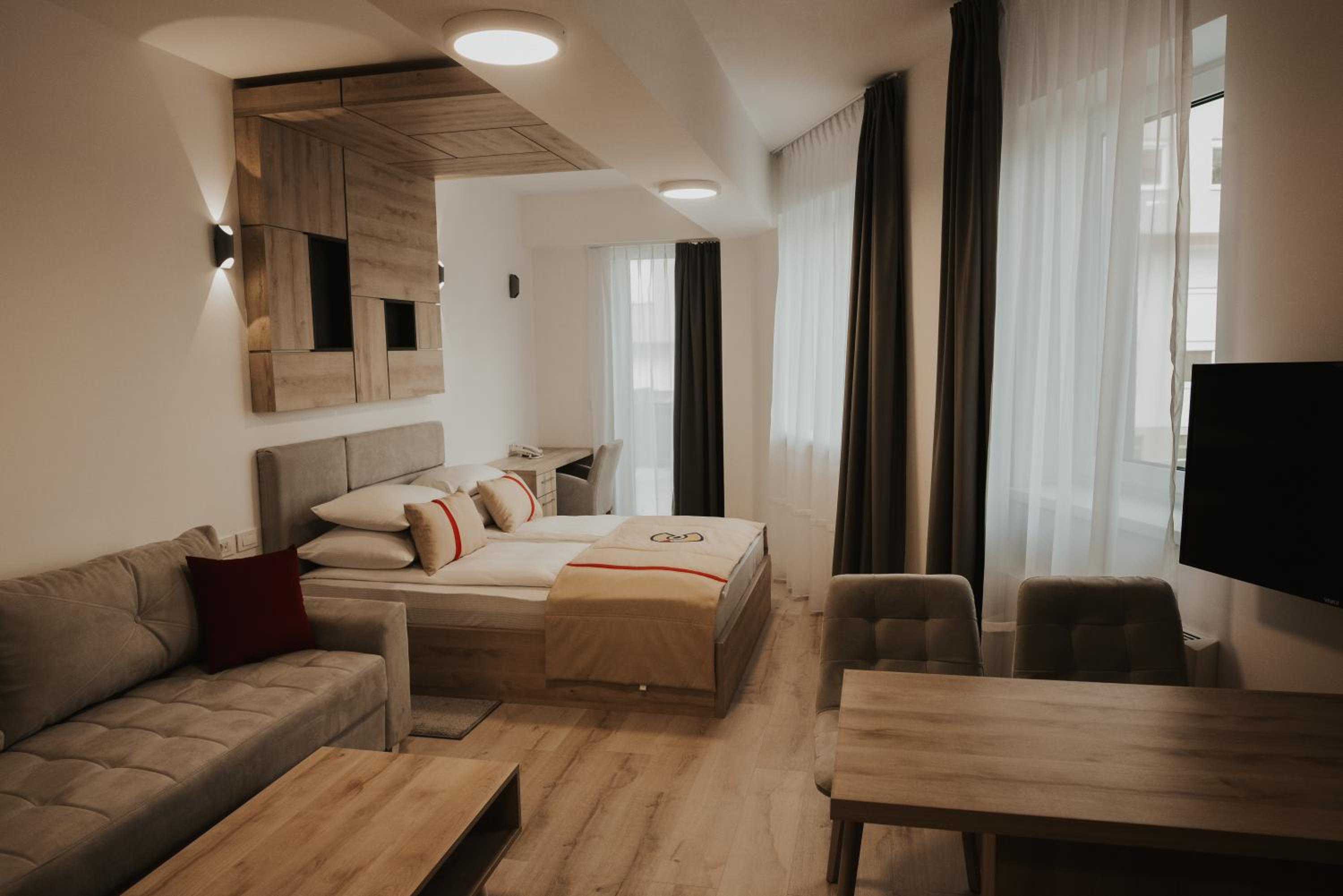 King Studio with Sofa Bed