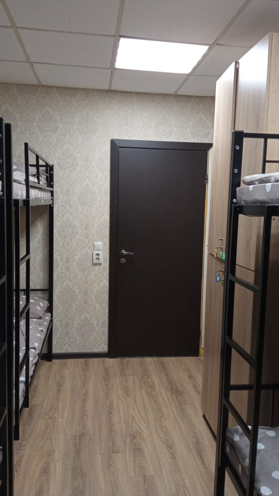 Общий 6-местный номер для мужчин и женщин