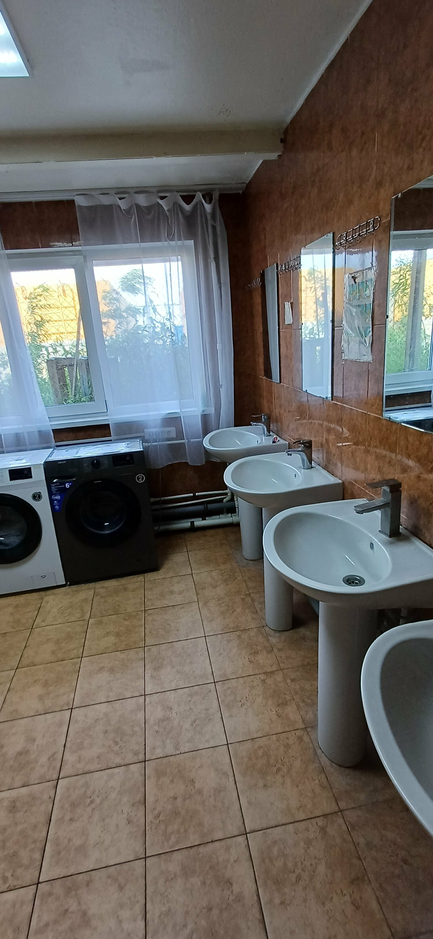 Односпальная кровать в общем мужском номере