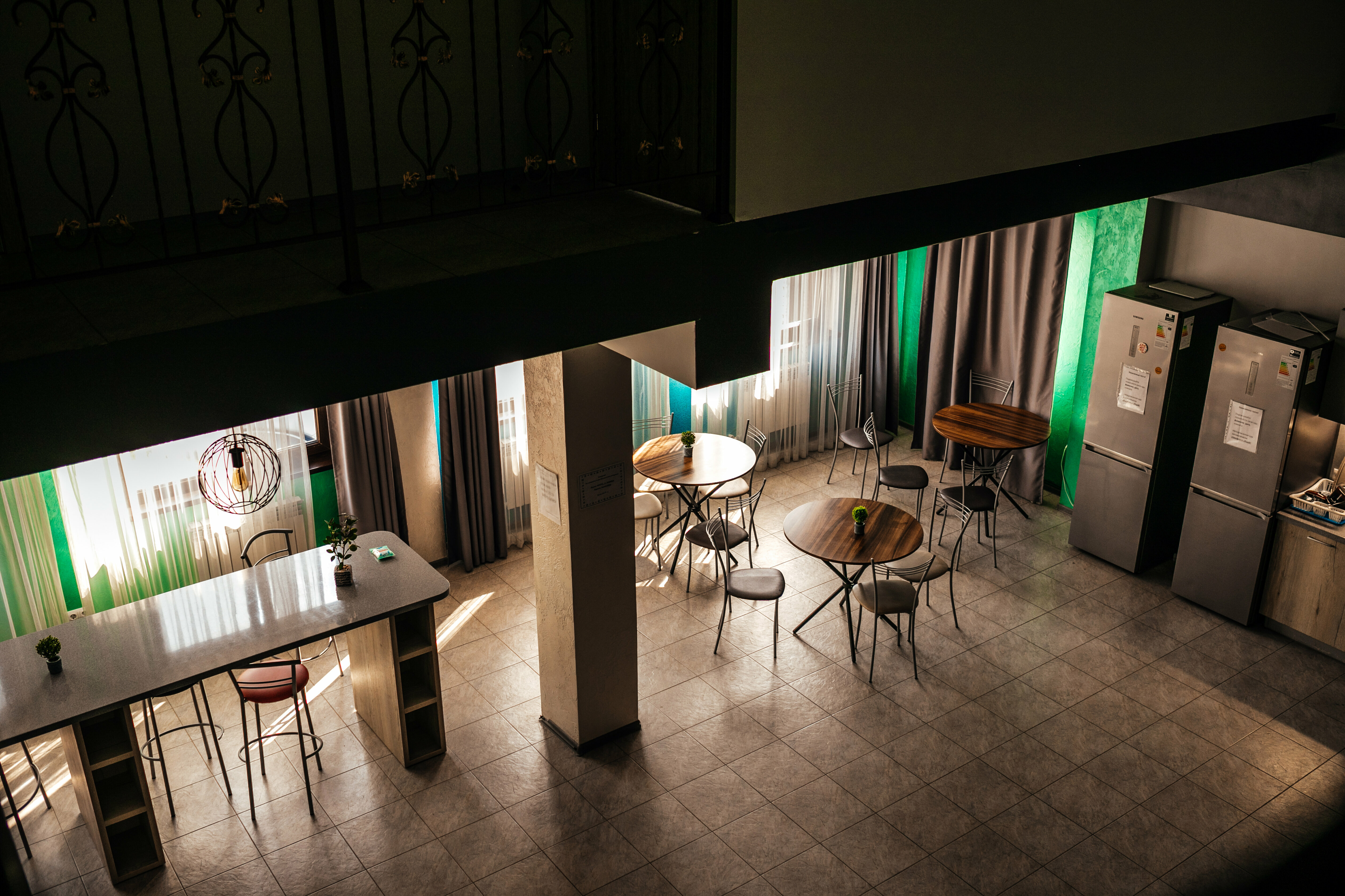 Спальное место на двухъярусной кровати в общем номере для мужчин