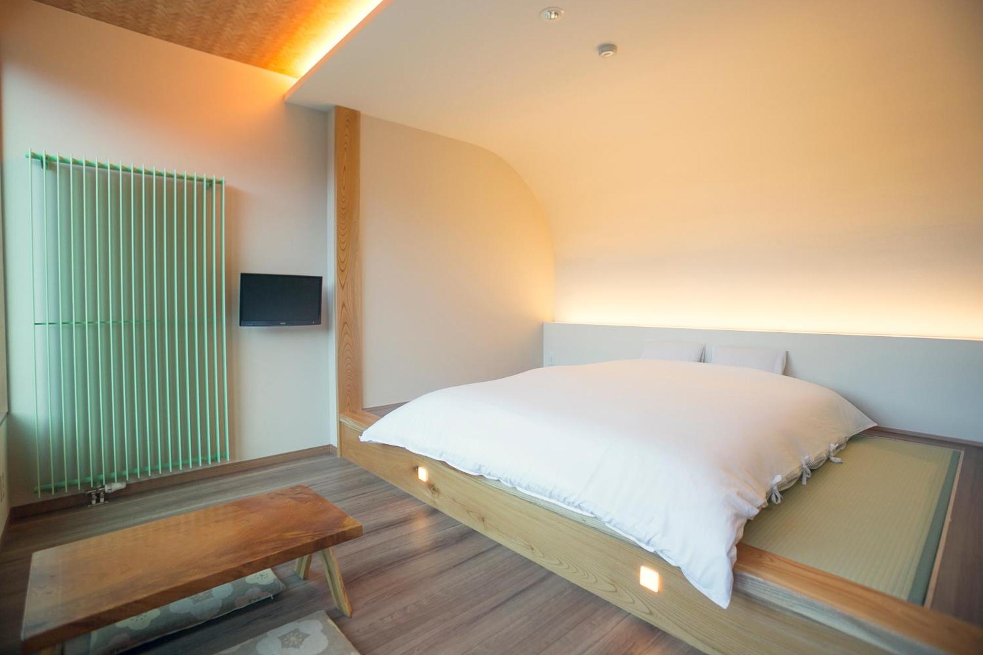 Japanese-Style Room with Shared Bathroom - kiku