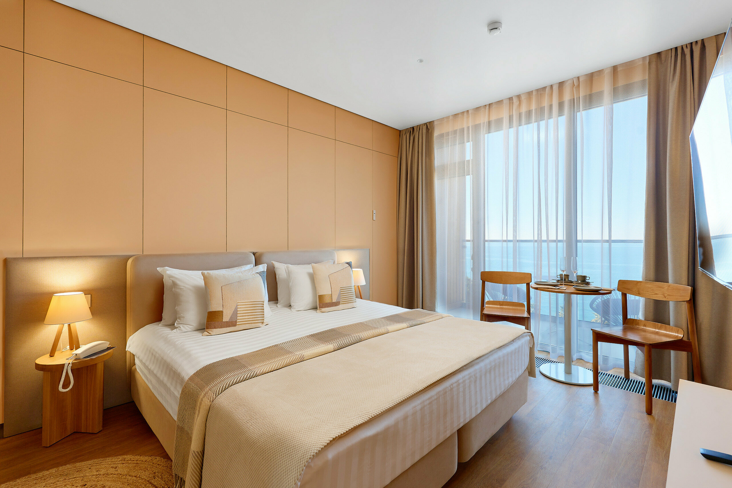 Джуниор "Приморский" с выходом на террасу