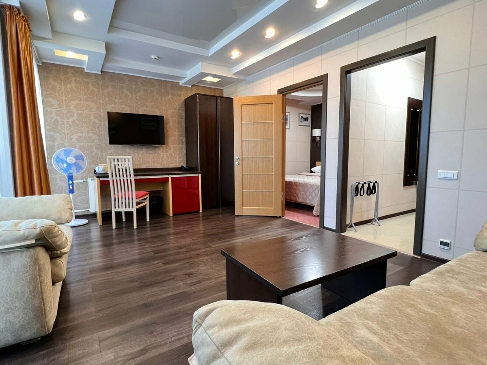 Полулюкс с балконом