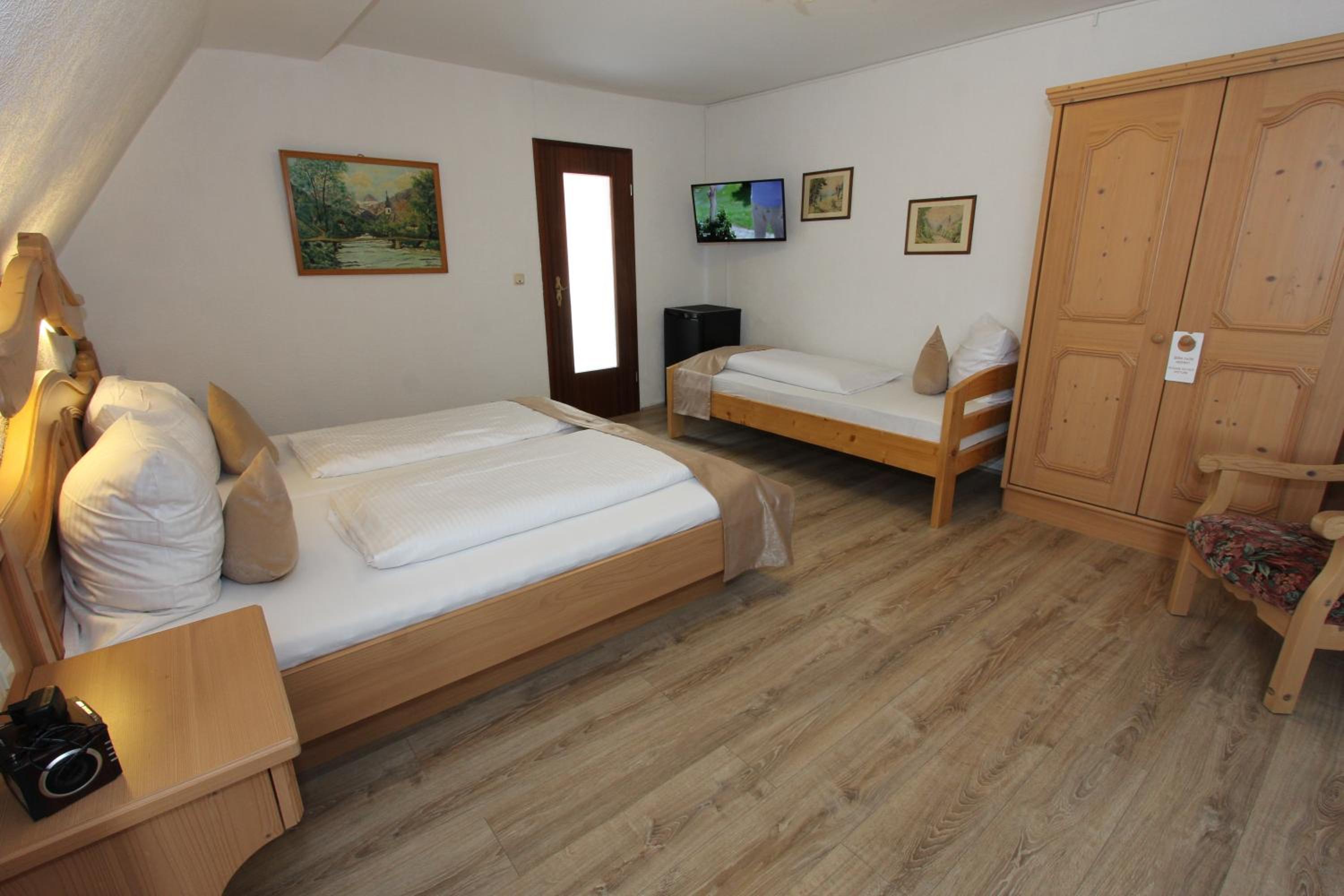 Comfort Triple Room with Shower