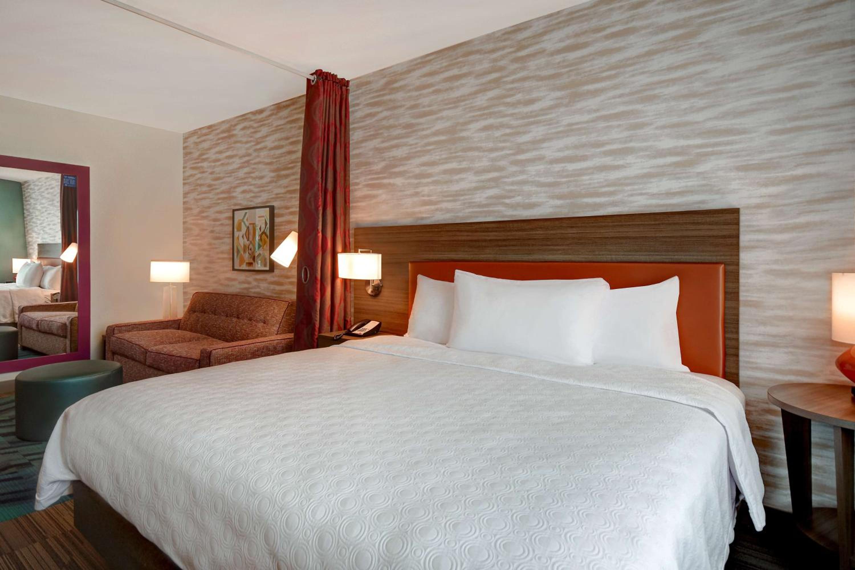 King Studio Suite - Non-Smoking