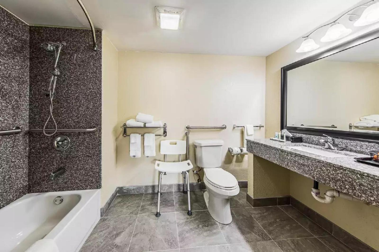 King Room - Accessible/Non-Smoking