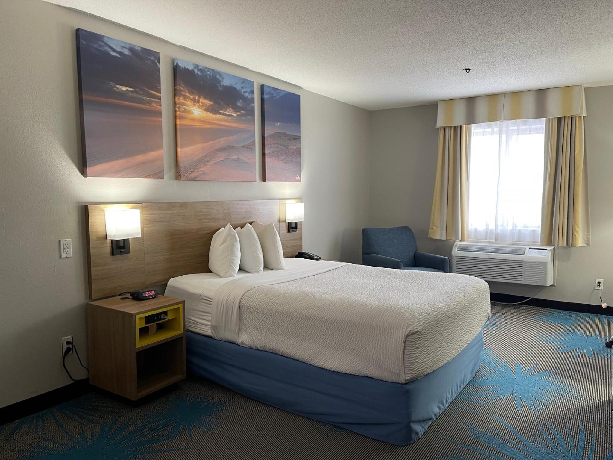 Queen Room - Pet Friendly/Non-Smoking