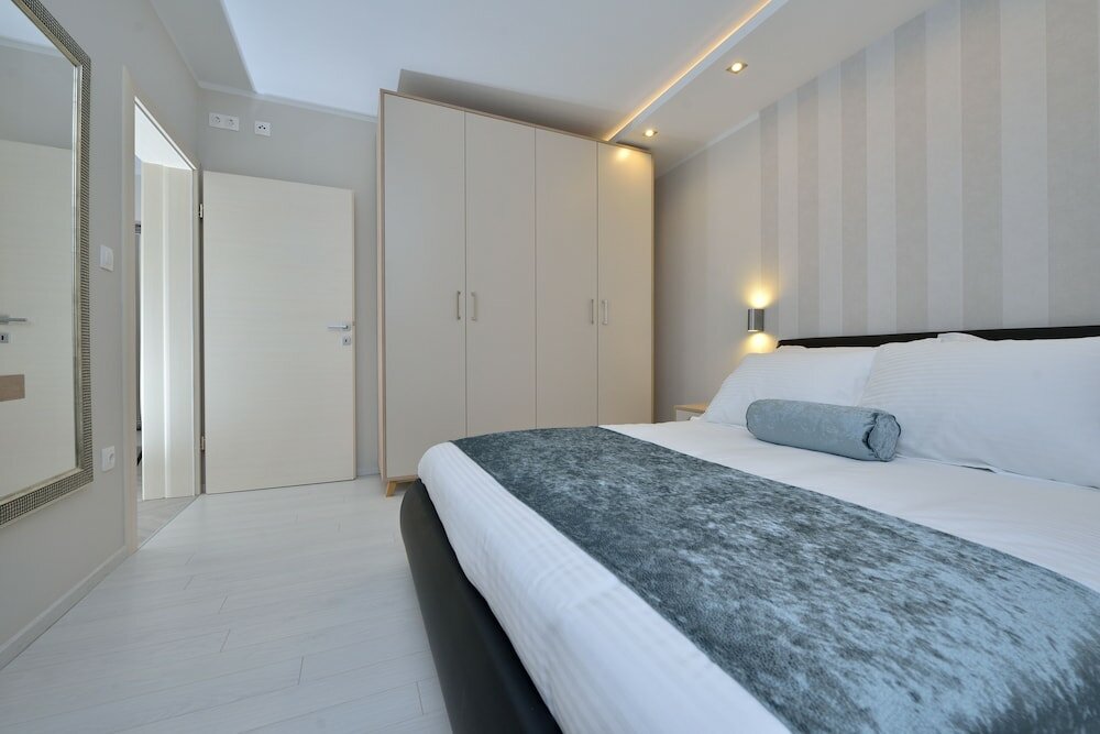 Superior Apartment, 1 Queen Bed with Sofa bed