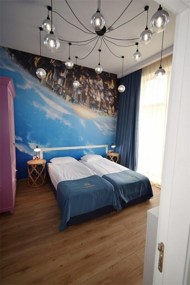 Spiderman Themed Apartment (4+1)