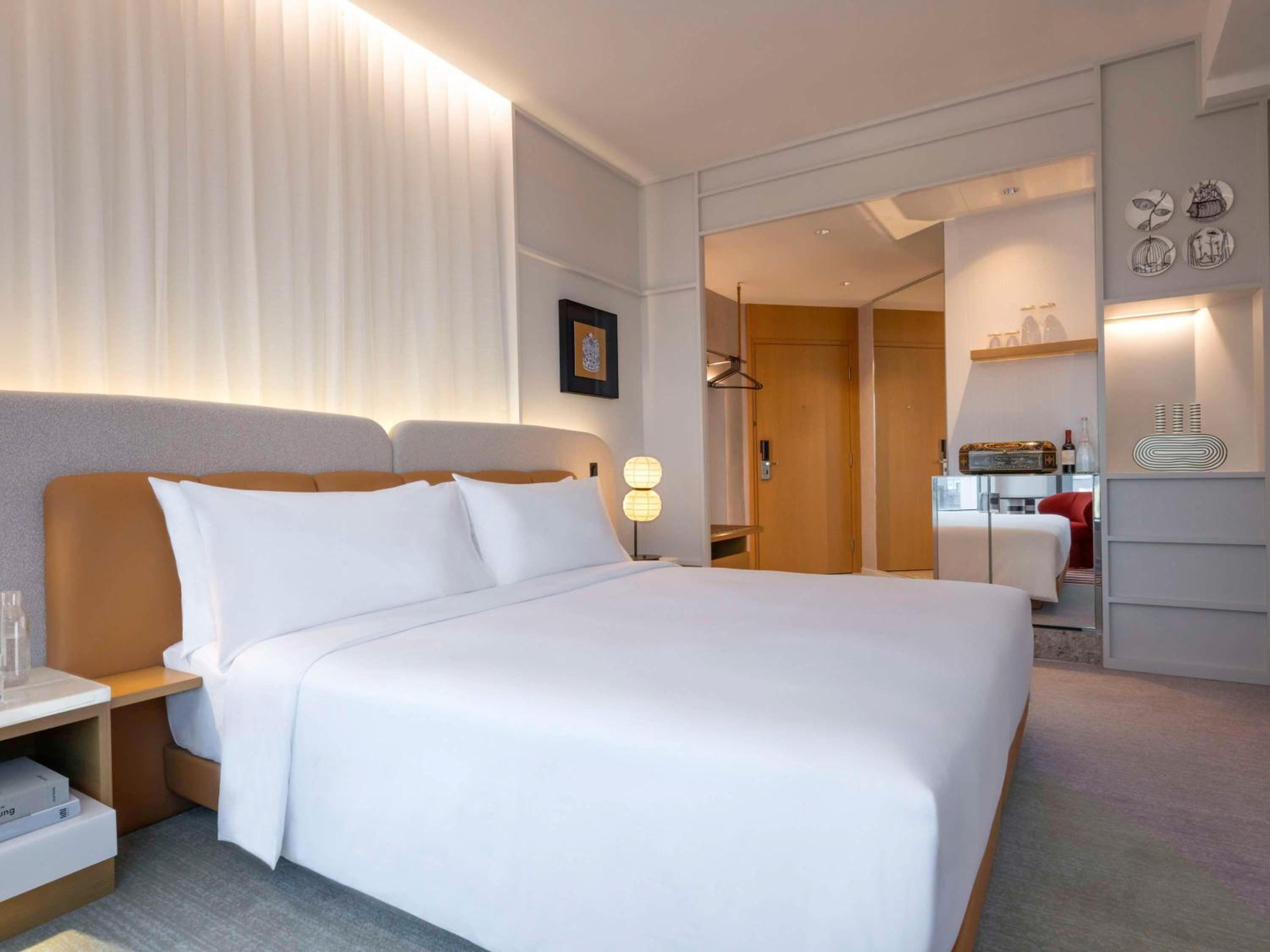 Harbour Deluxe King Room