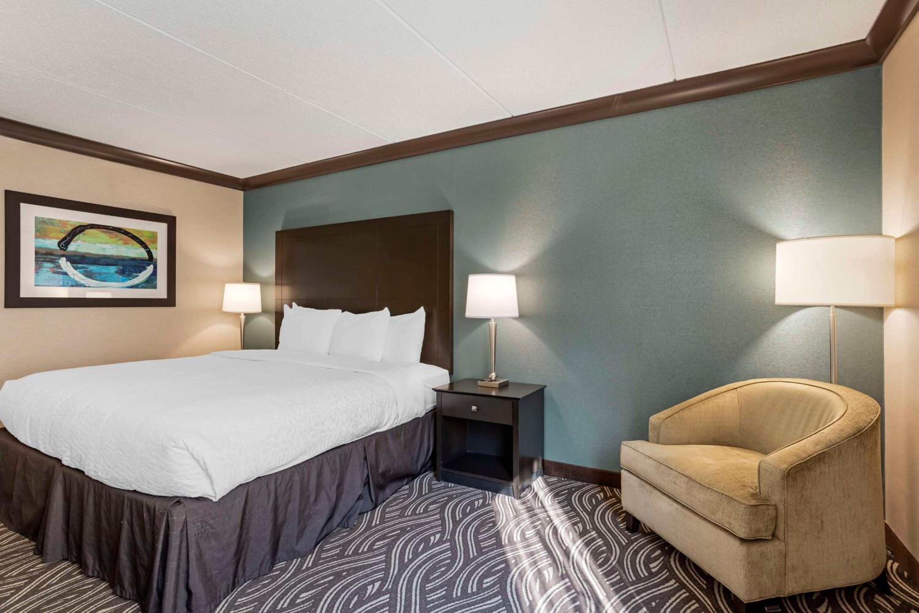 King Room with Bath Tub - Disability Access/Non-Smoking 