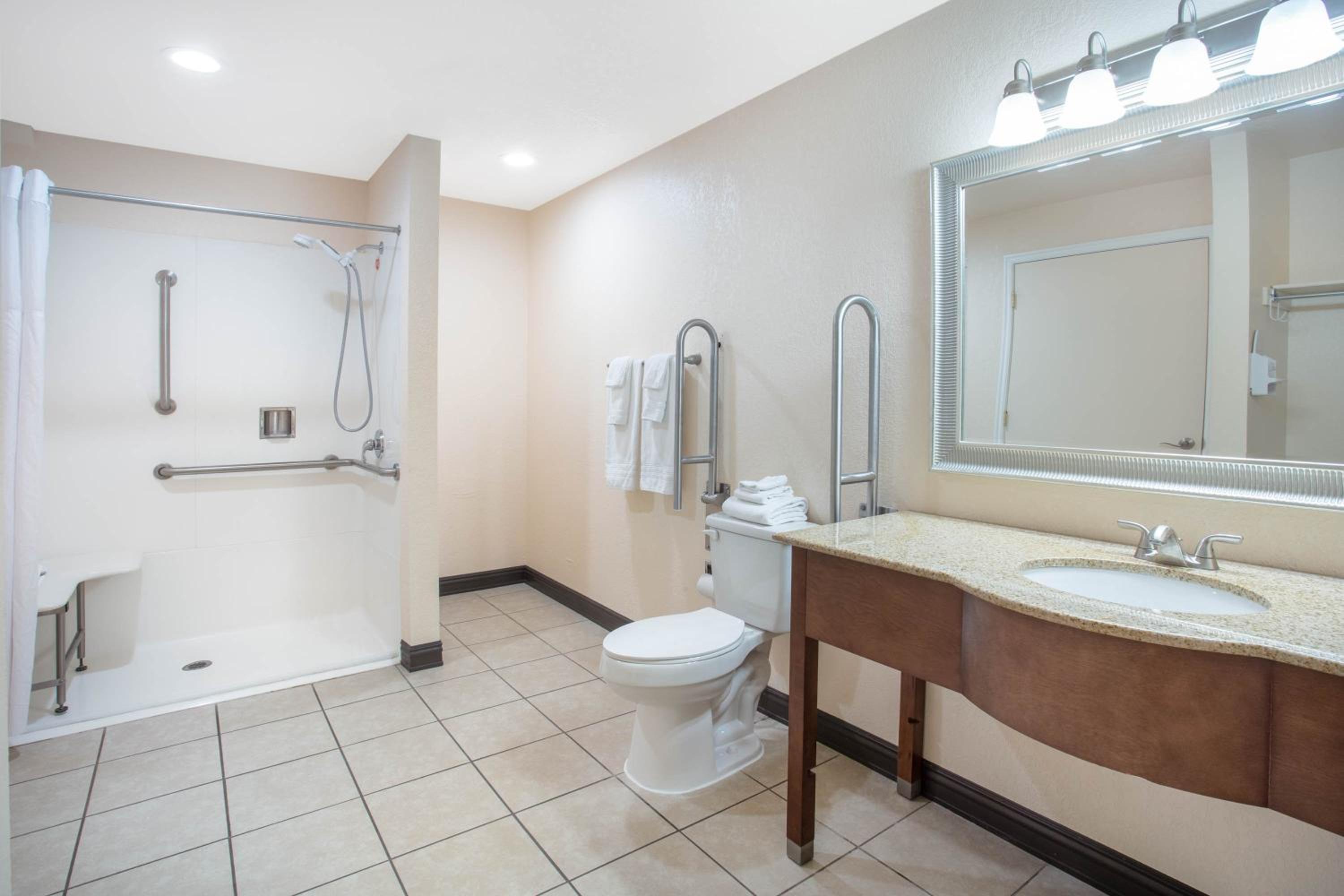 King Room with Roll-in Shower - Mobility Access/Non-Smoking