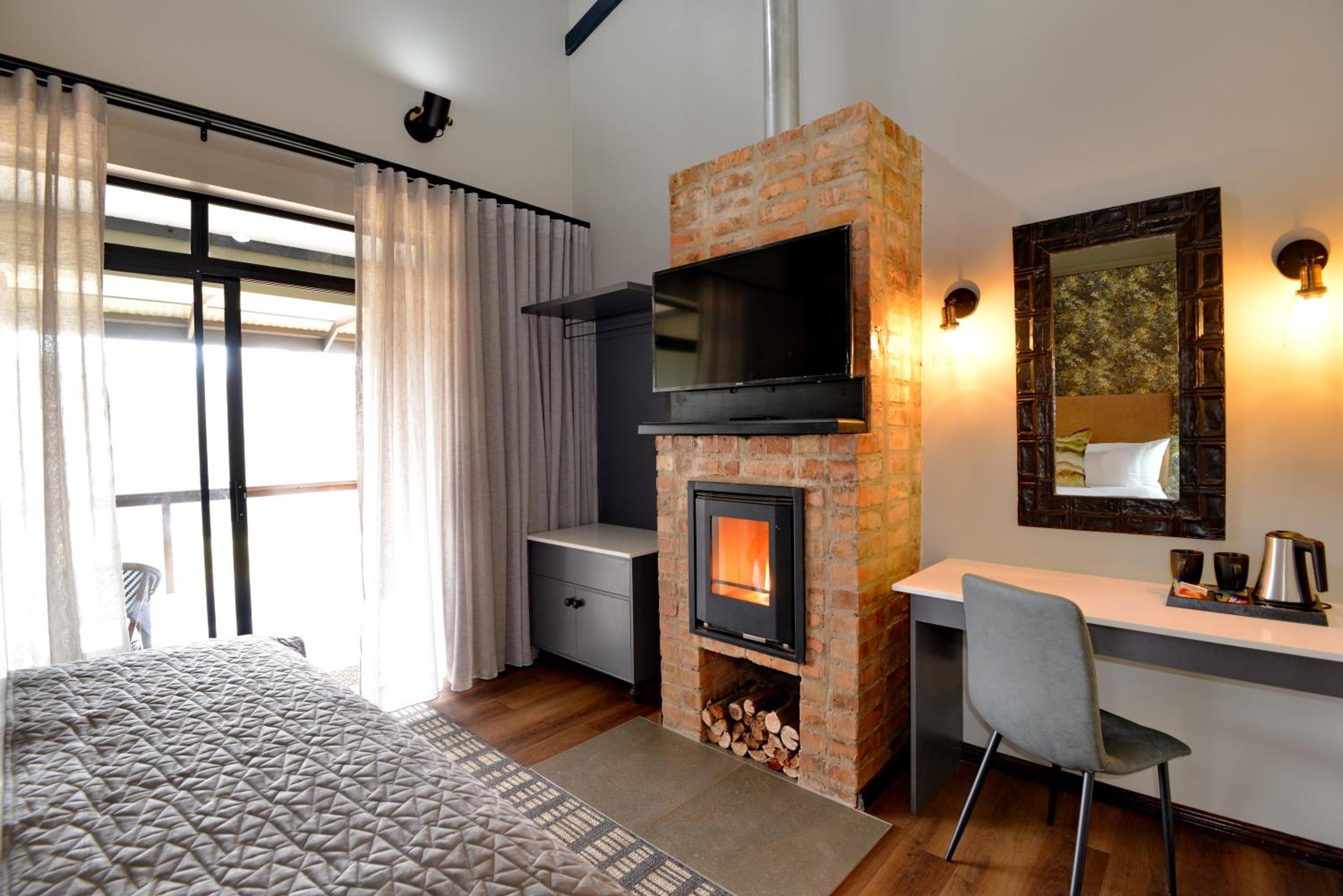 Deluxe Double Room with Shower