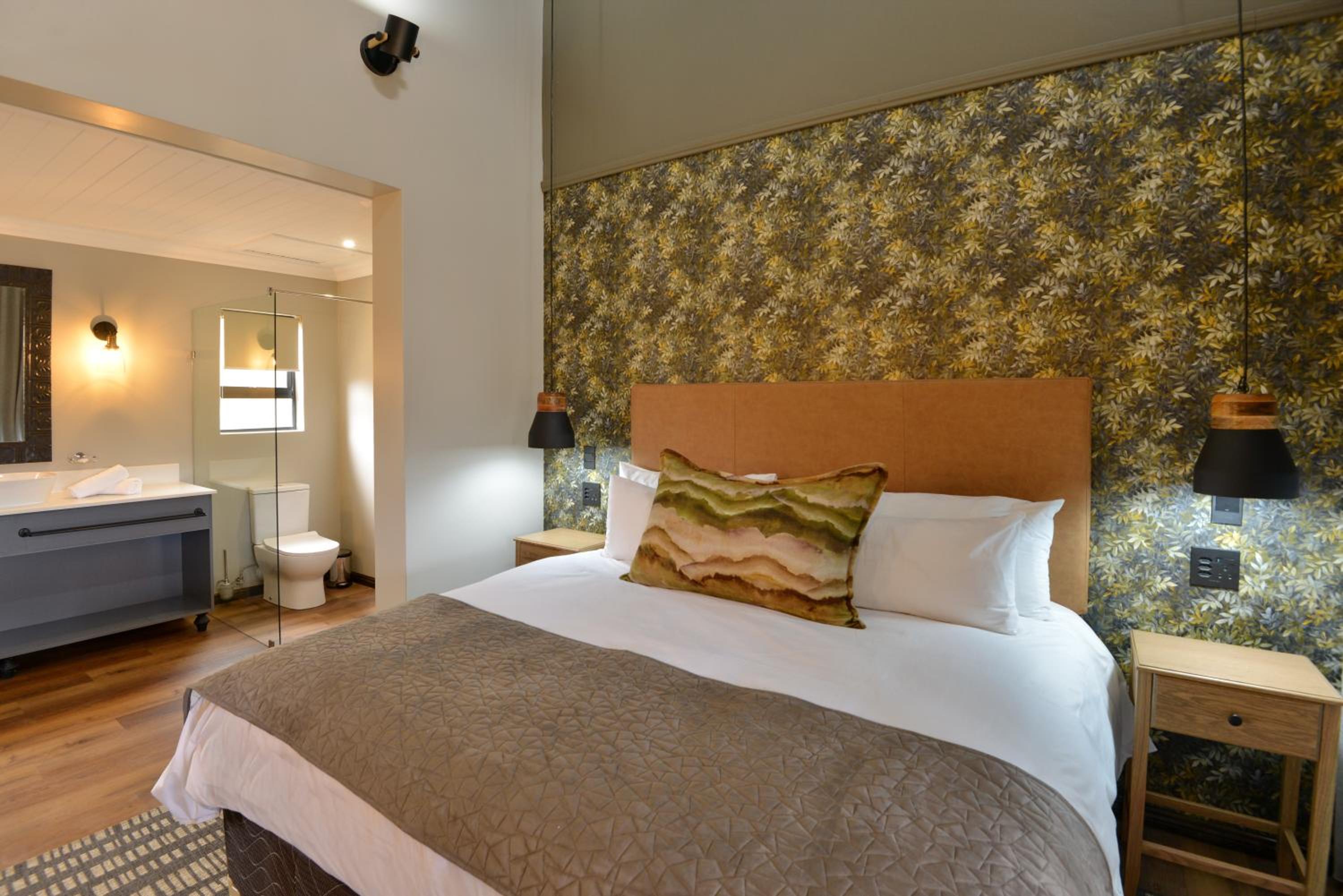 Deluxe Double Room with Shower