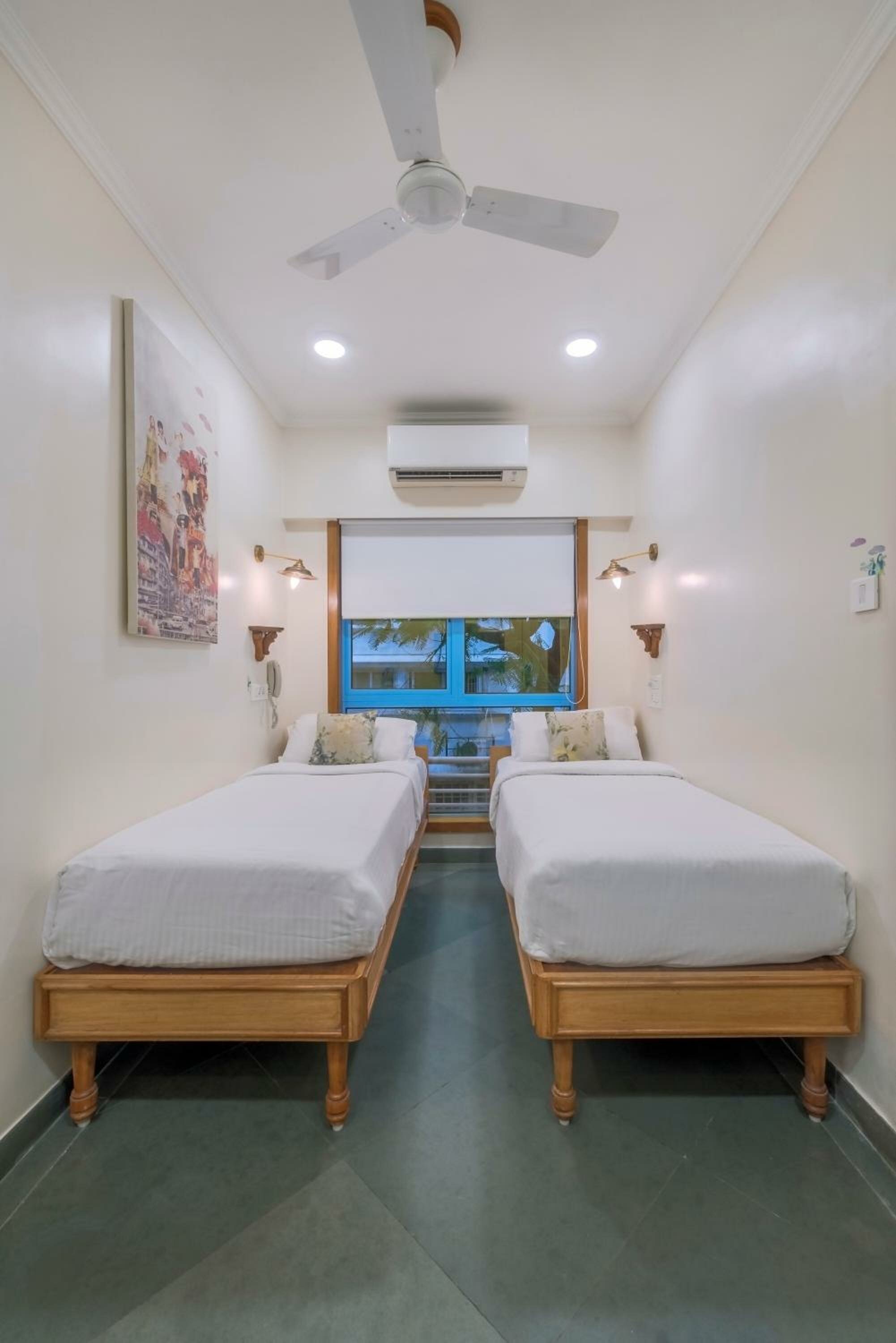 Luxury Room Twin Bed