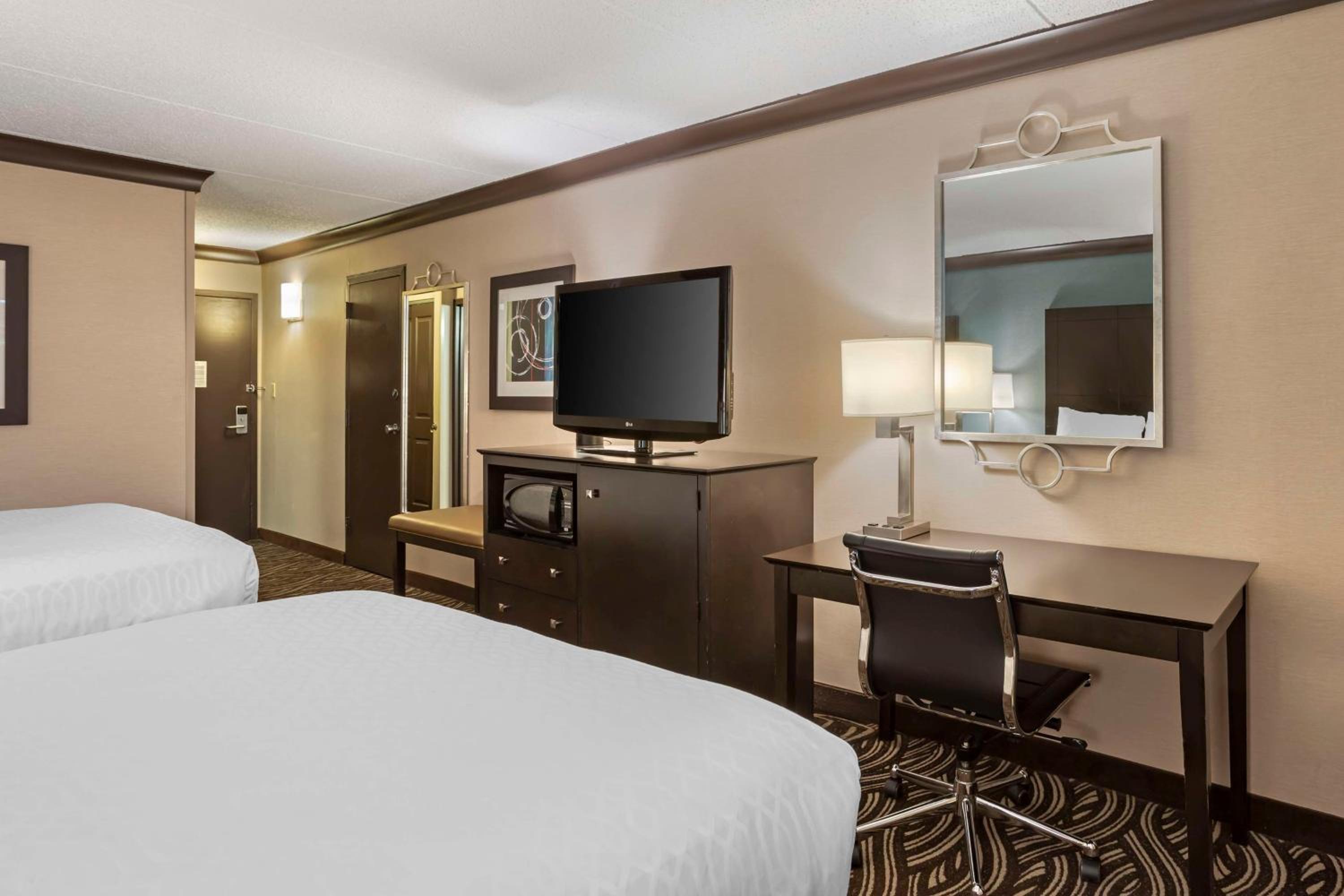 Queen Room with Two Queen Beds - Non-Smoking