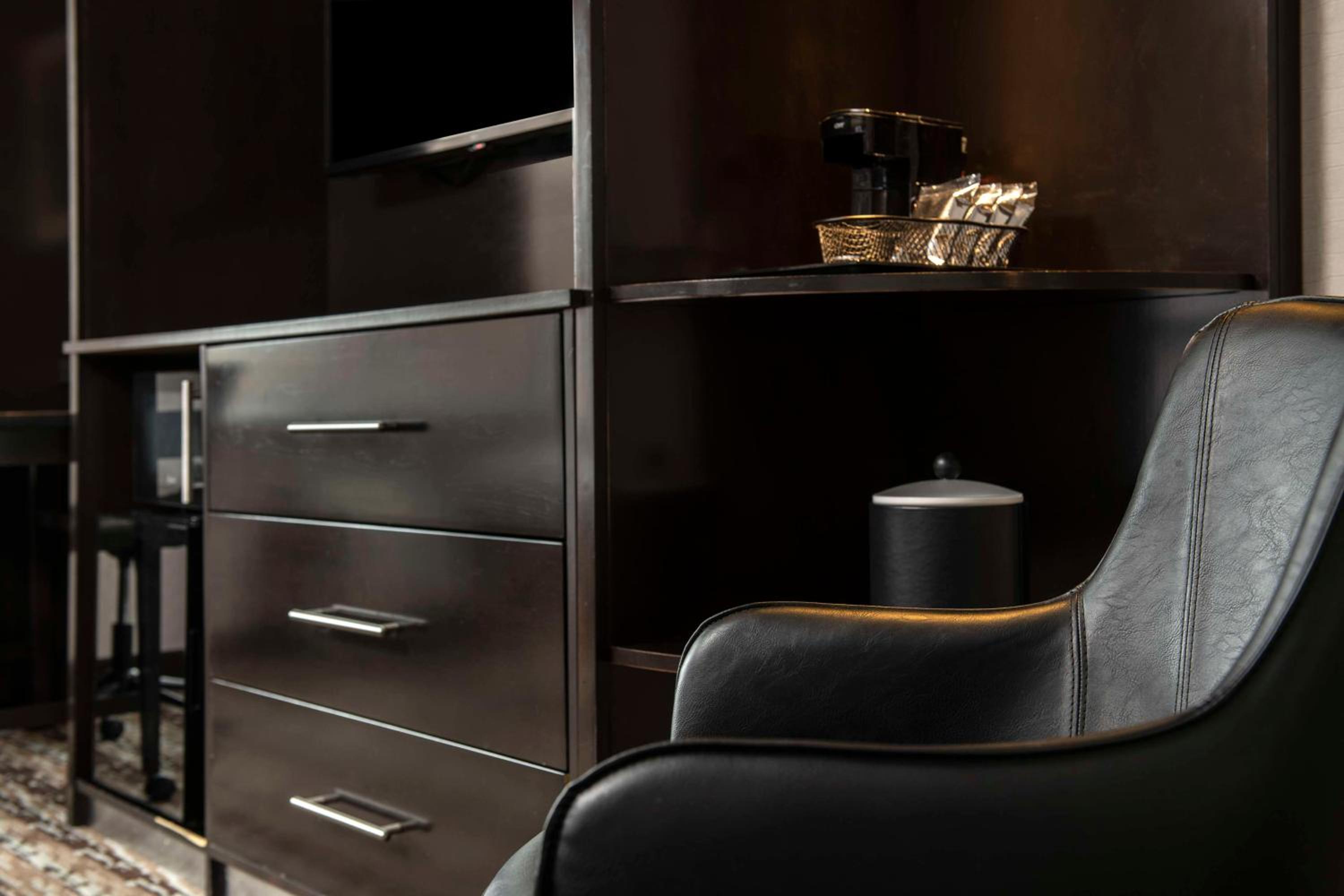 Queen Room with Two Queen Beds - Mobility and Hearing Access/Non-Smoking