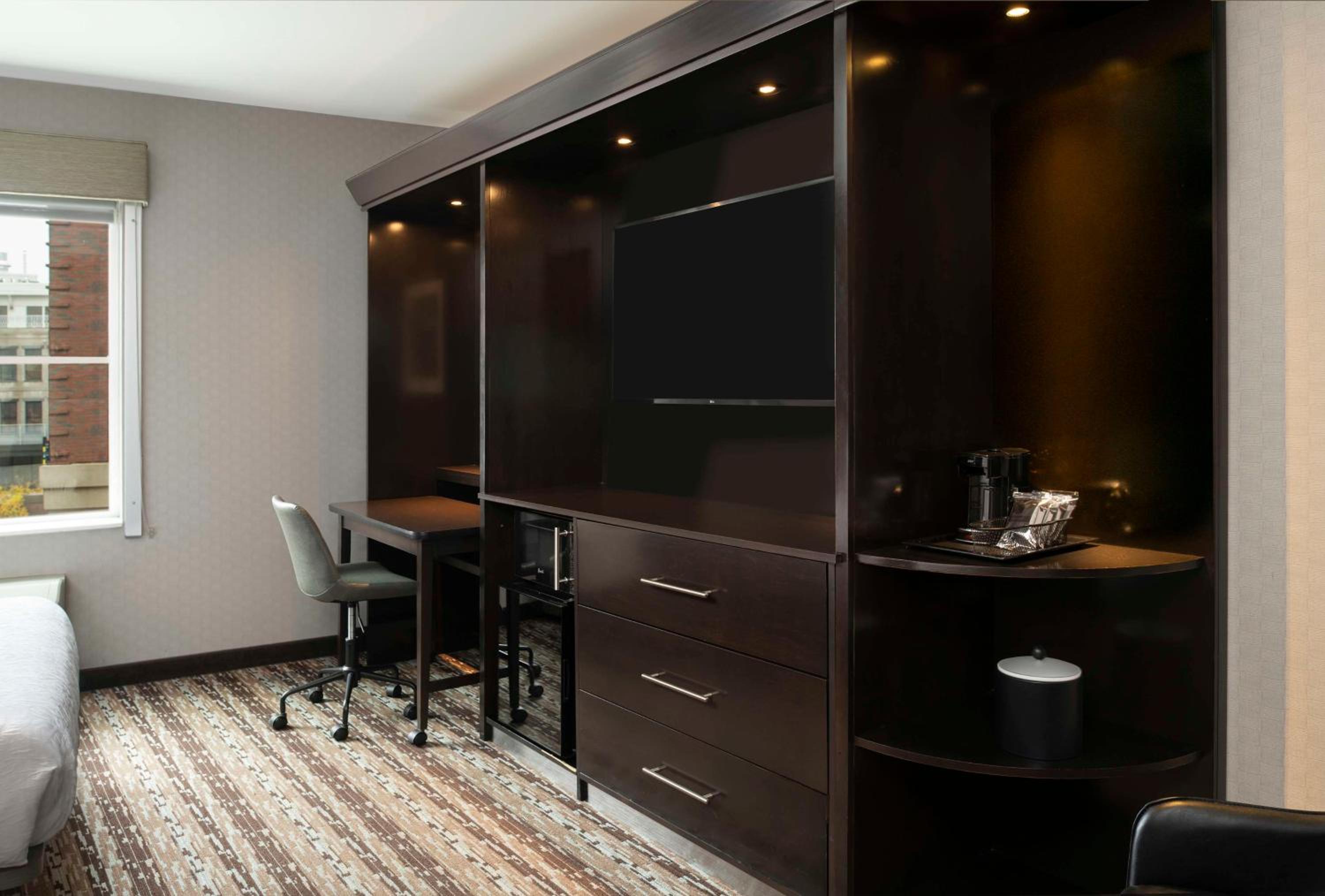 Queen Room with Two Queen Beds - Mobility and Hearing Access/Non-Smoking