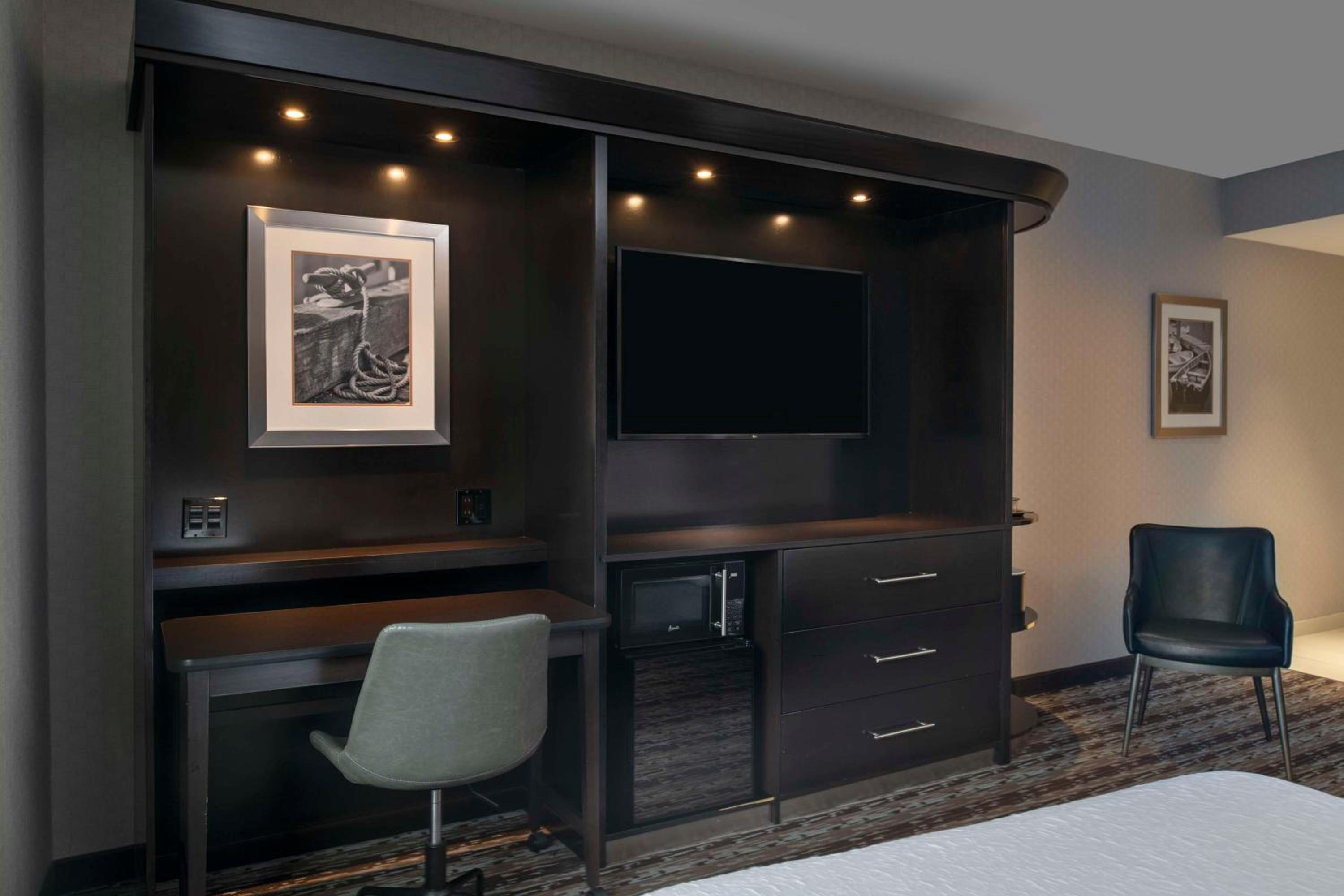 Queen Room with Two Queen Beds - Mobility and Hearing Access/Non-Smoking