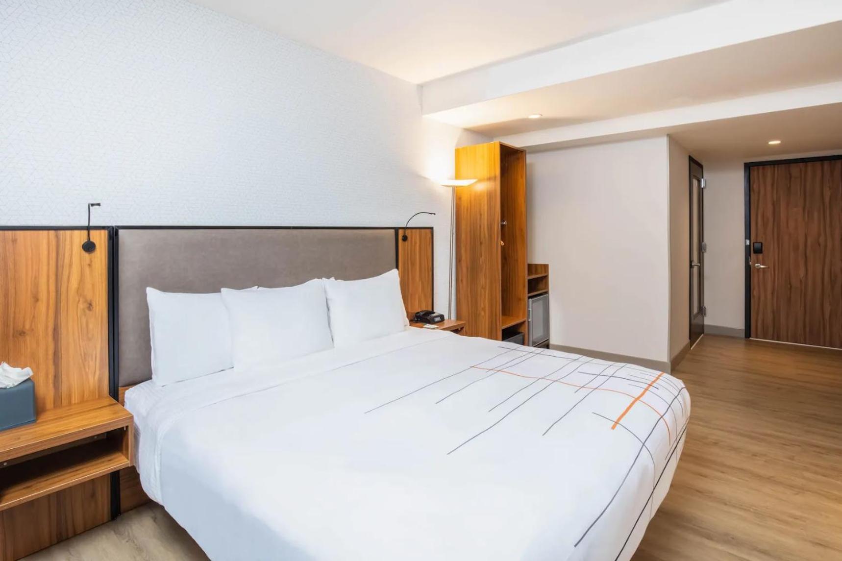 King Room - Mobility Access/Non-Smoking