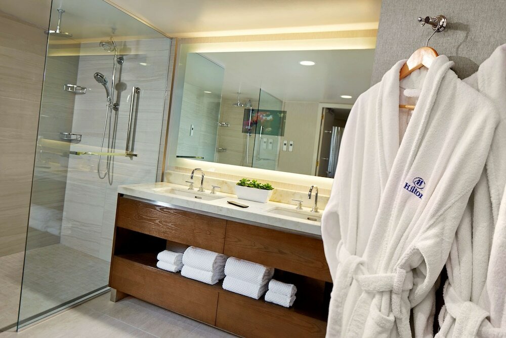Junior Suite, 1 King Bed, Non Smoking