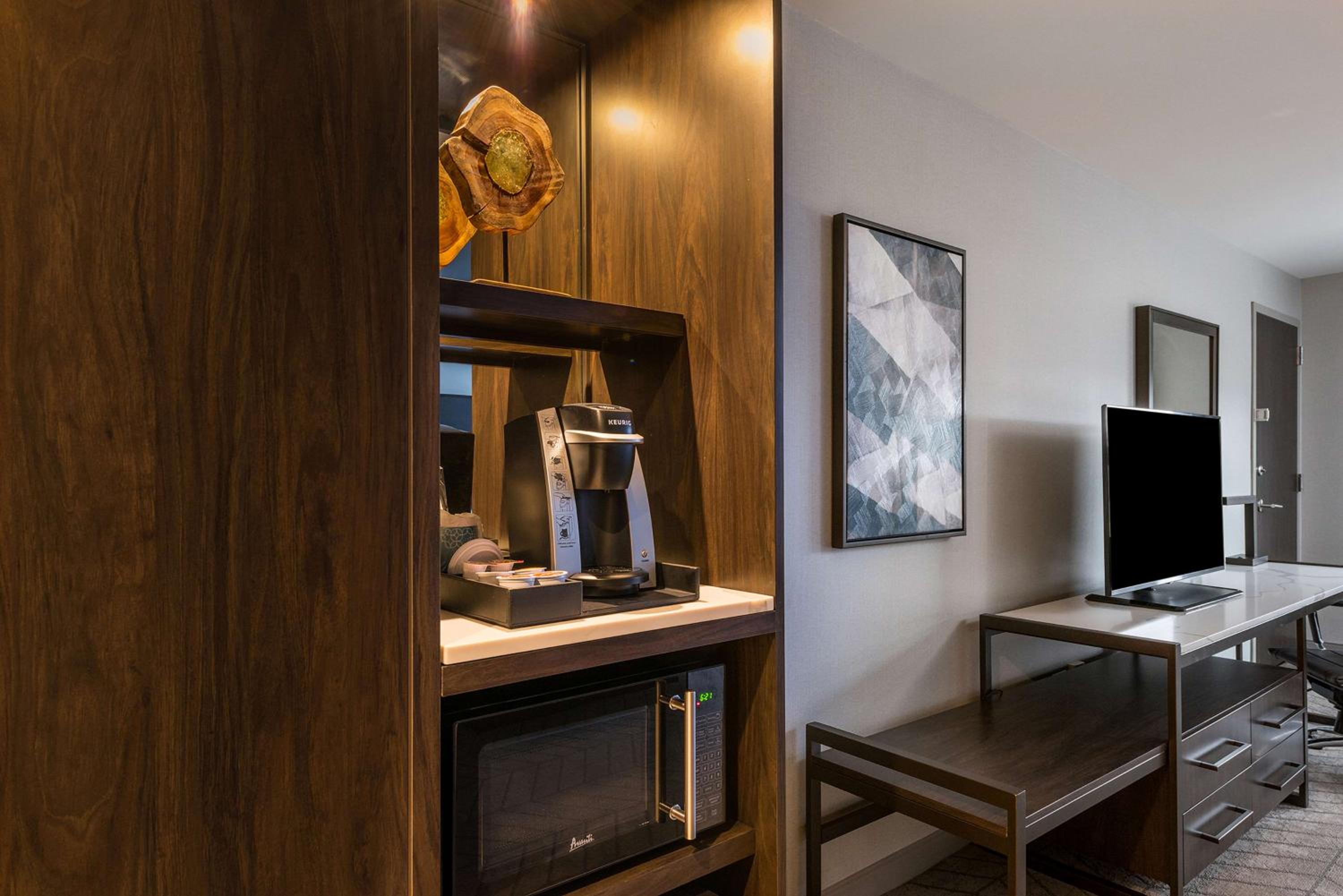 Queen Room with Two Queen Beds - Hearing Access