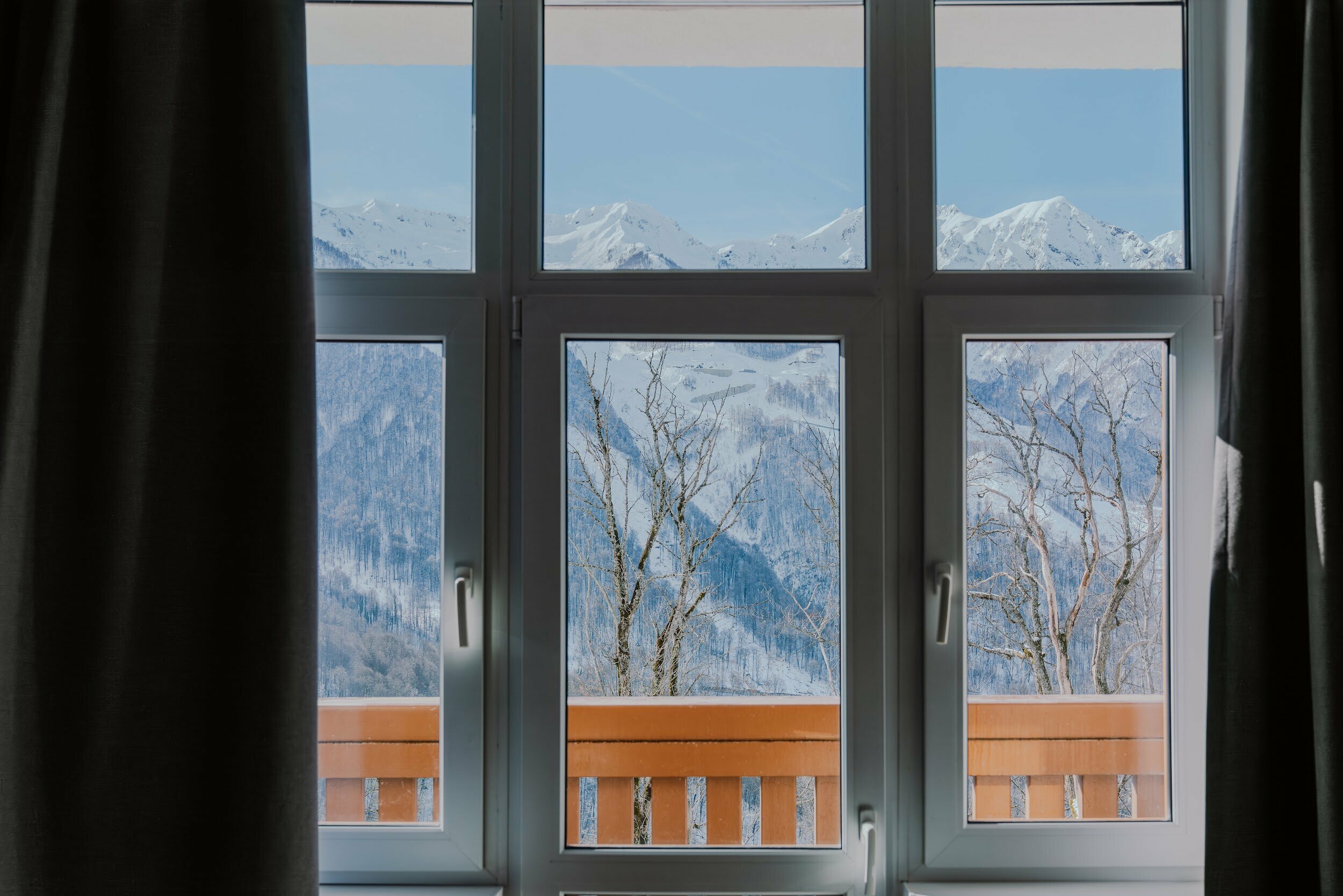 Двухкомнатный люкс с балконом и видом на горы