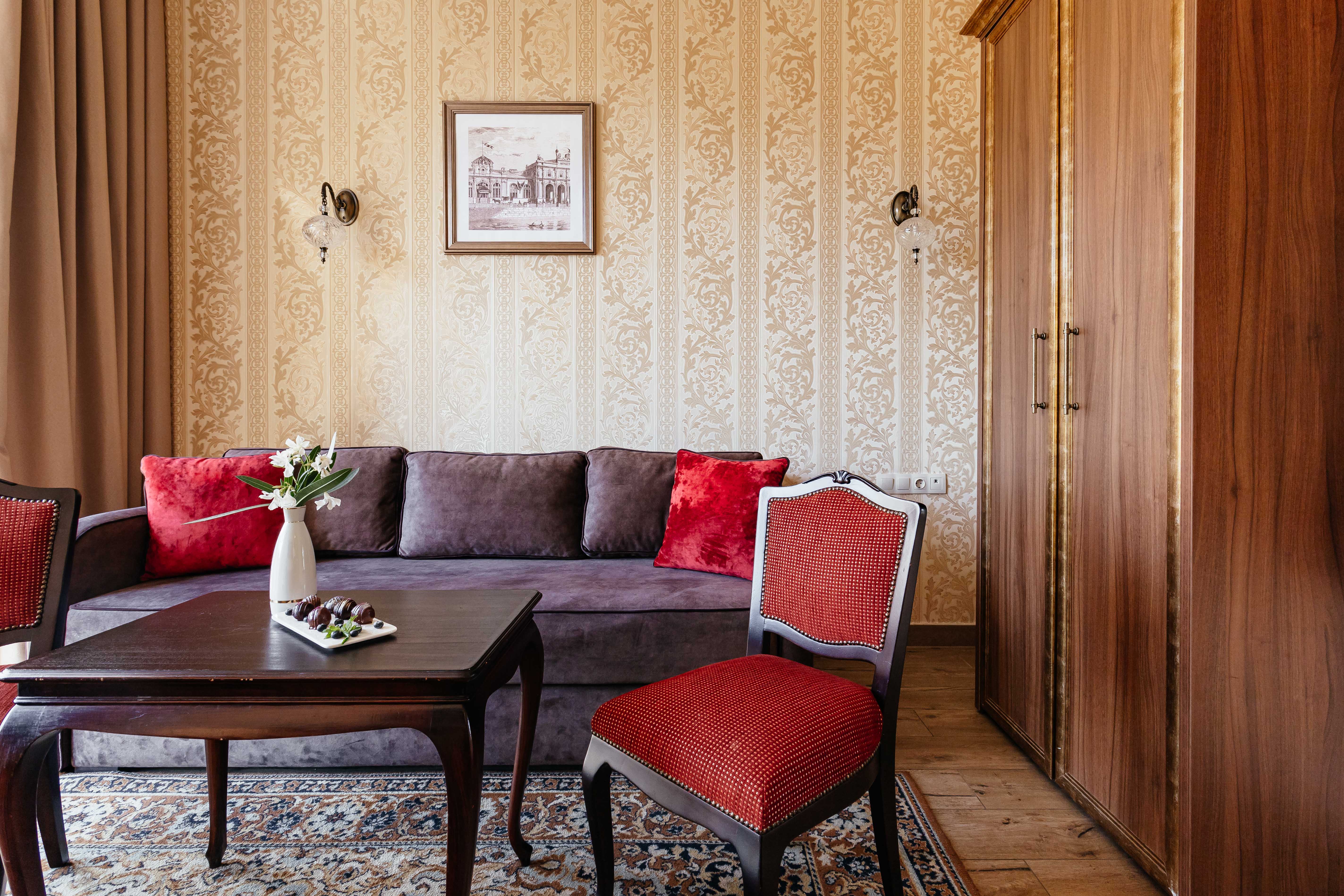 Сьюит двухкомнатный без балкона морская сторона/ парк.Главный корпус 5*