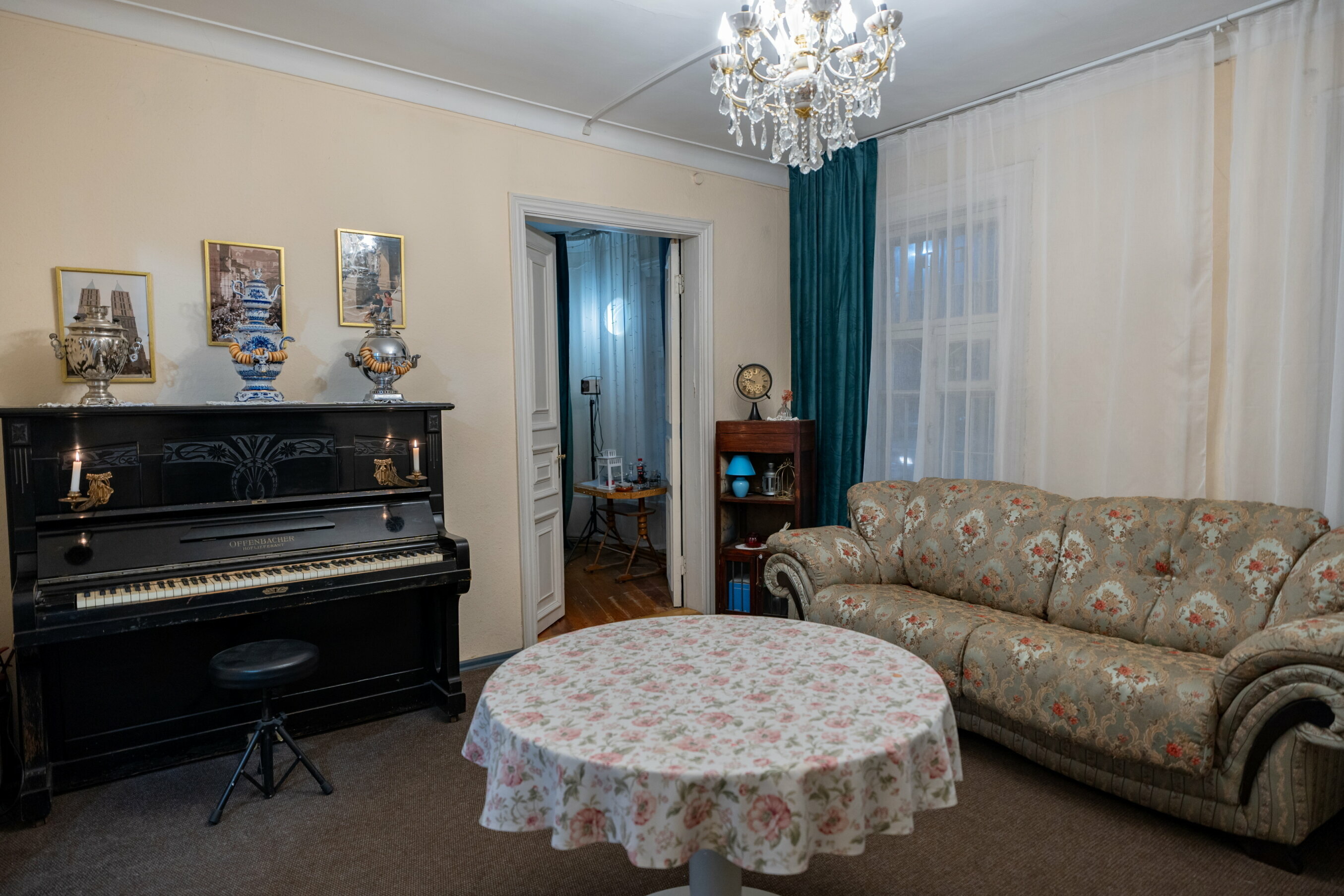 Четырехместный номер эконом-класса с общей ванной комнатой