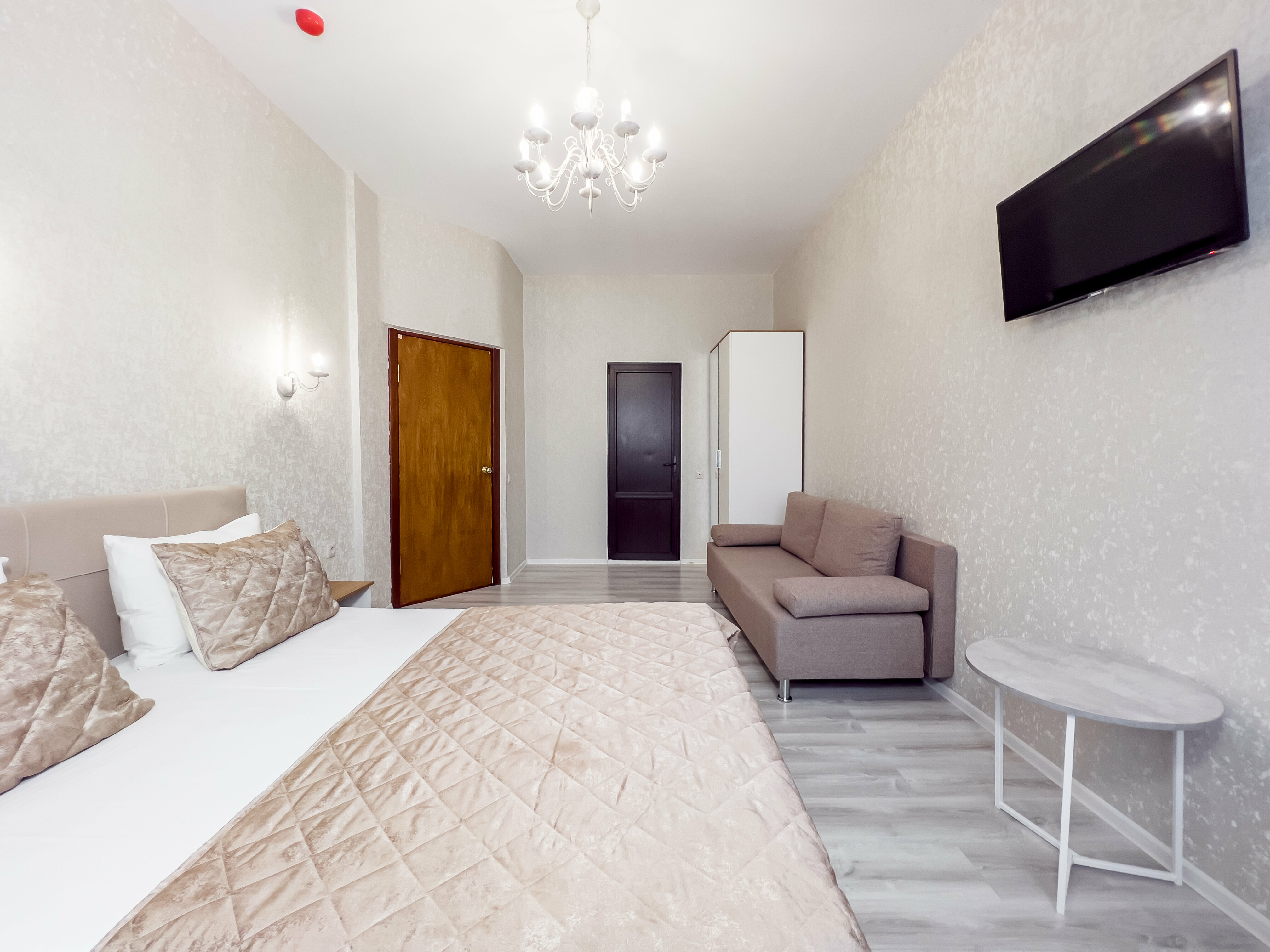 Cемейный номер с собственной ванной комнатой