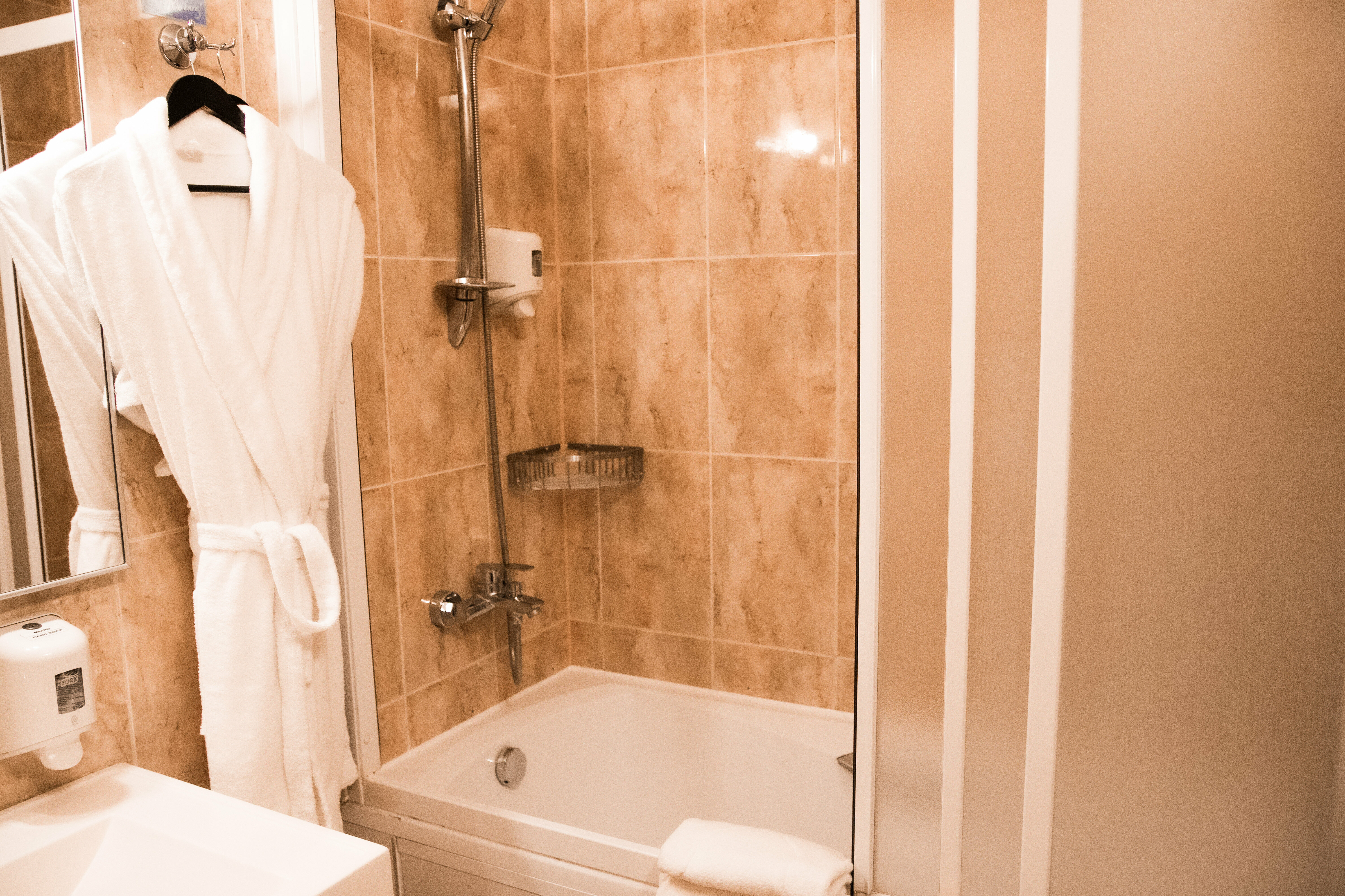 Люкс с видом на театр и море