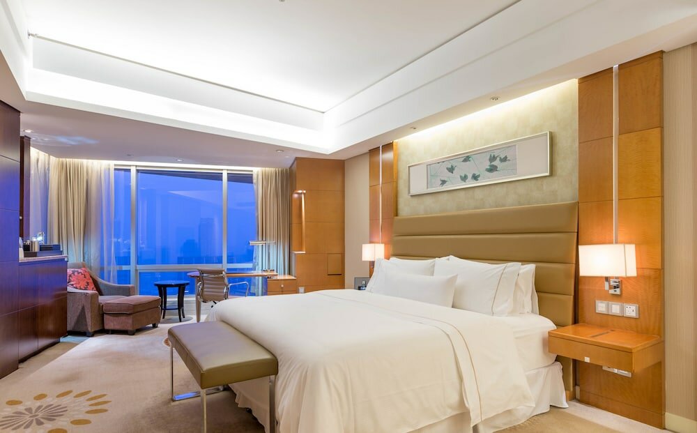 Deluxe Room, 1 King Bed, Non Smoking (View)