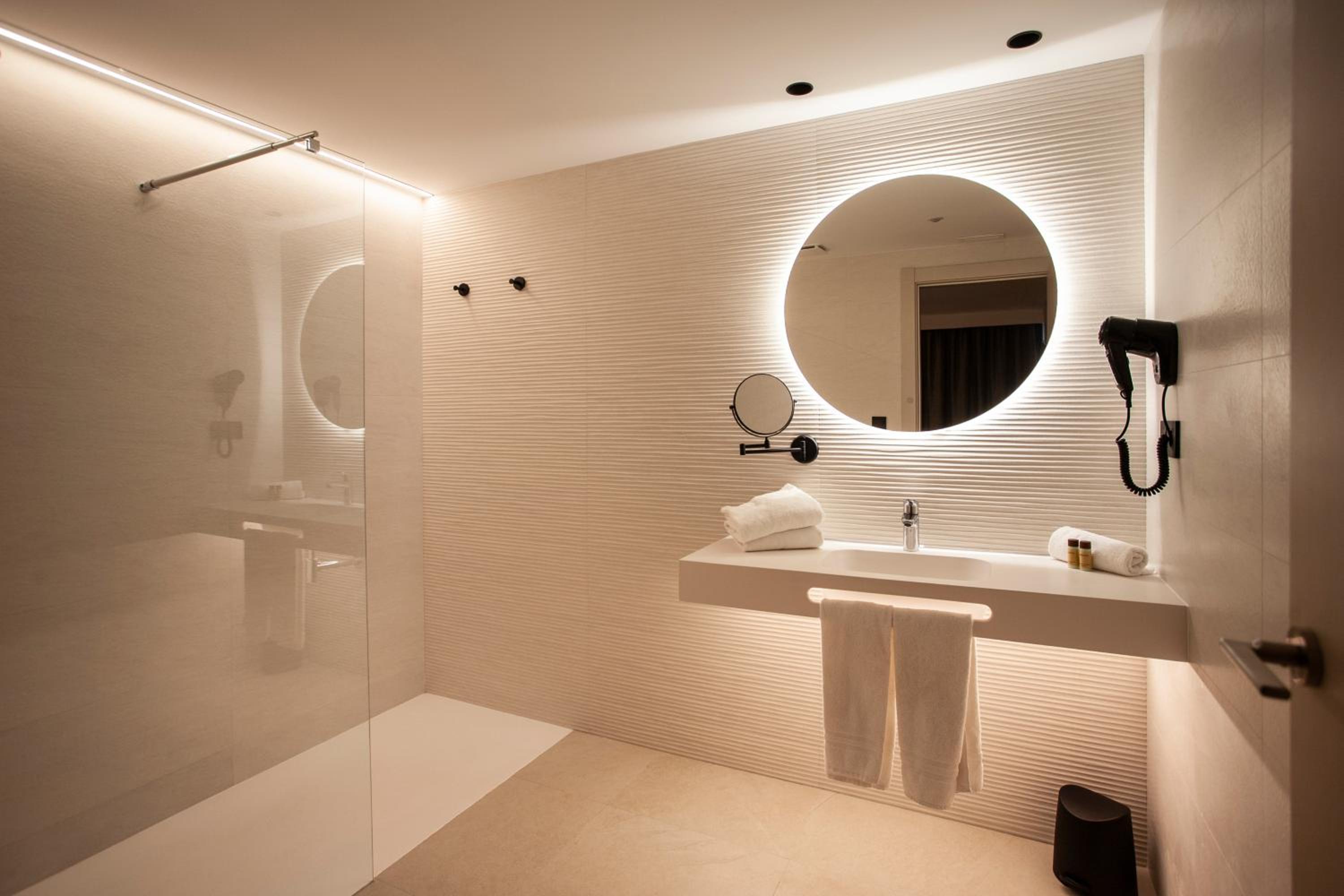 Premium Double Room (2 Adults + 1 Child)