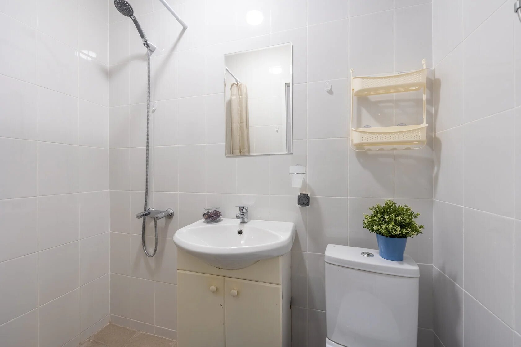 Апартаменты Студия "Ваш Питер". Бесконтактное размещение с возможностью хранения багажа.. До метро 350 метров