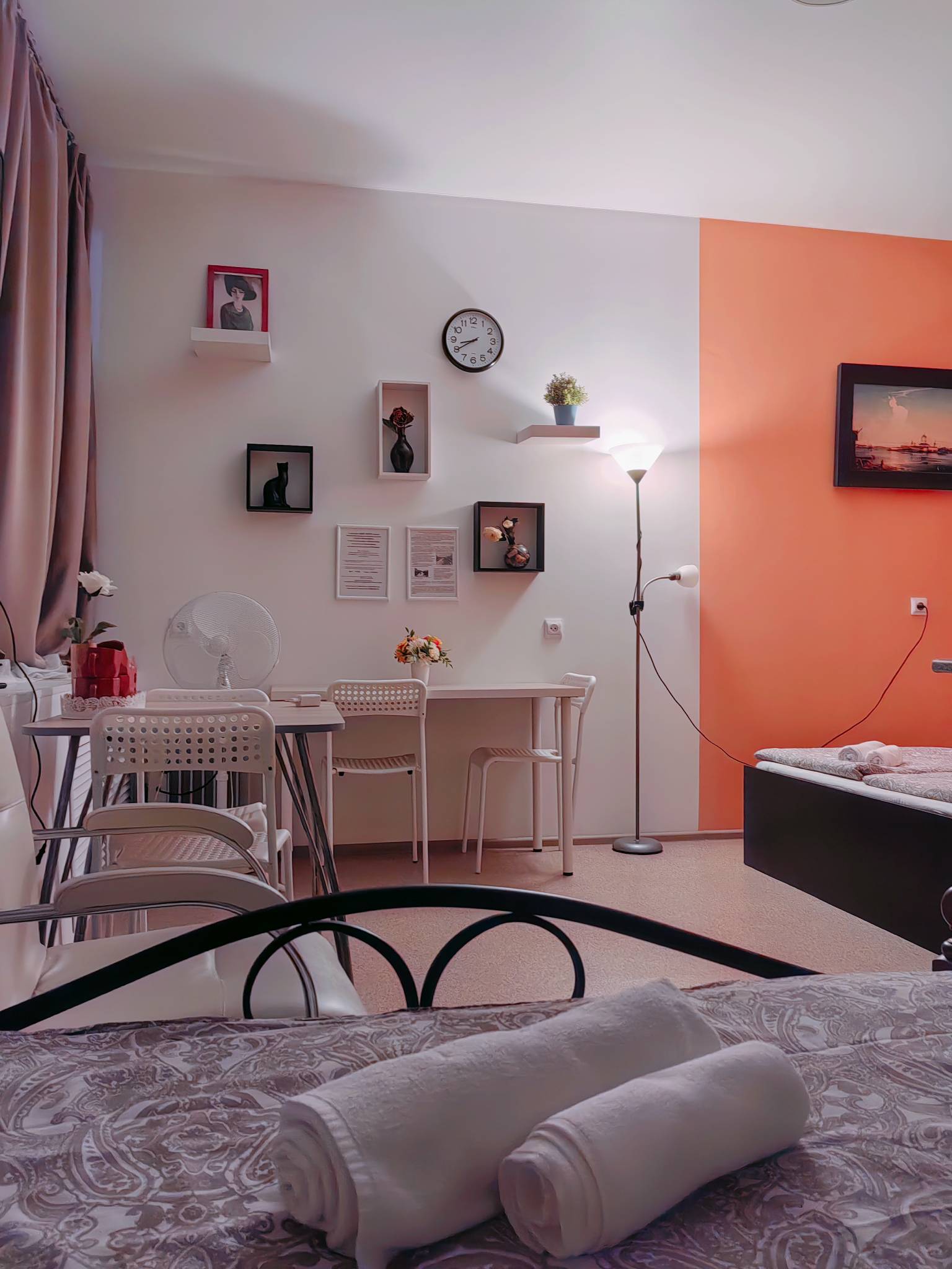 Апартаменты Студия "Ваш Питер". Бесконтактное размещение с возможностью хранения багажа.. До метро 350 метров