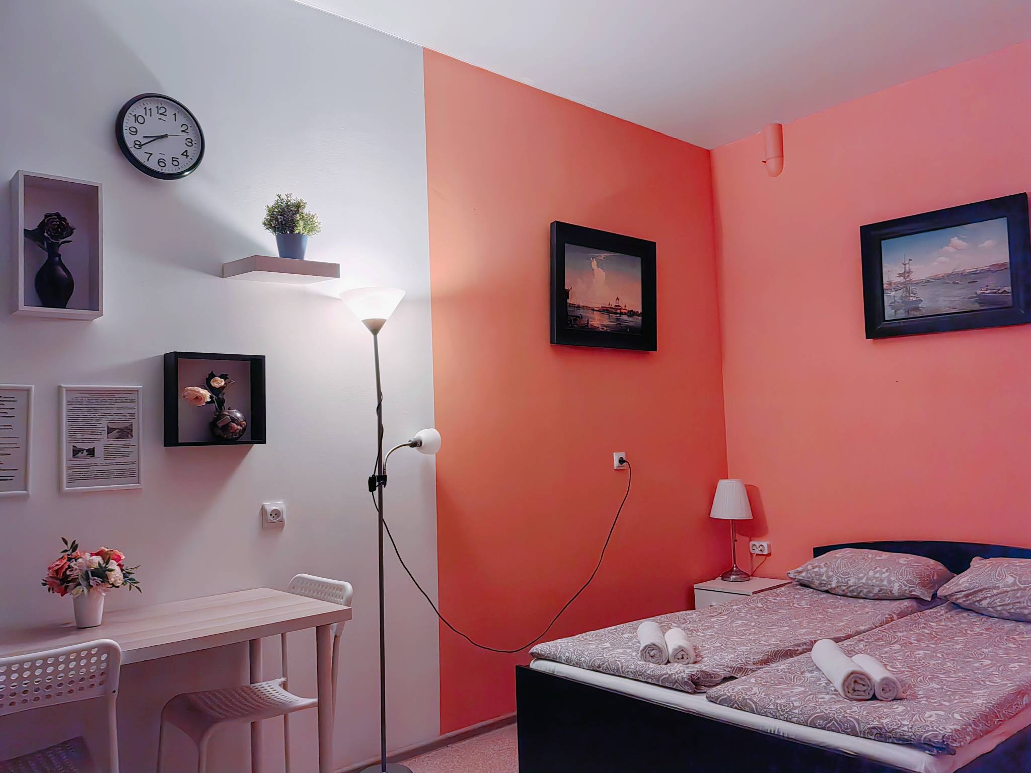 Апартаменты Студия "Ваш Питер". Бесконтактное размещение с возможностью хранения багажа.. До метро 350 метров