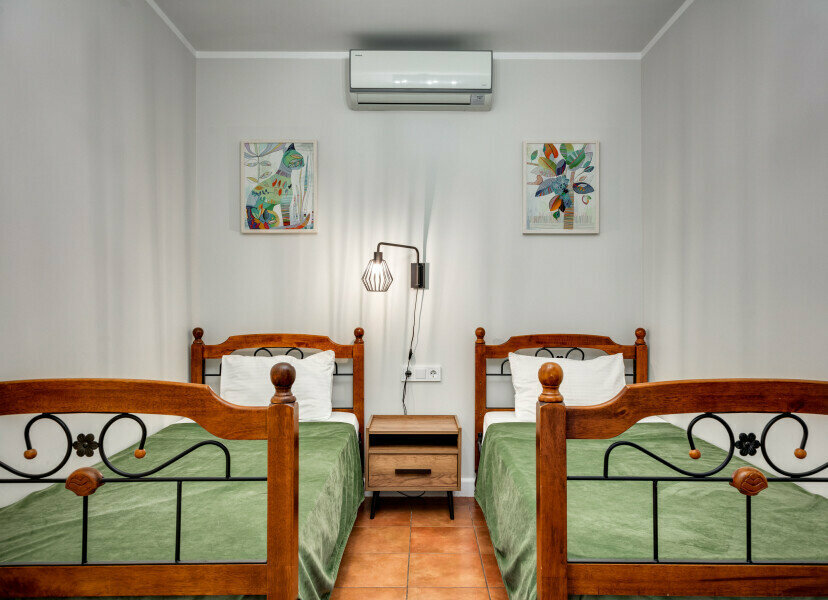 102 Апартаменты  Люкс  с двумя спальнями