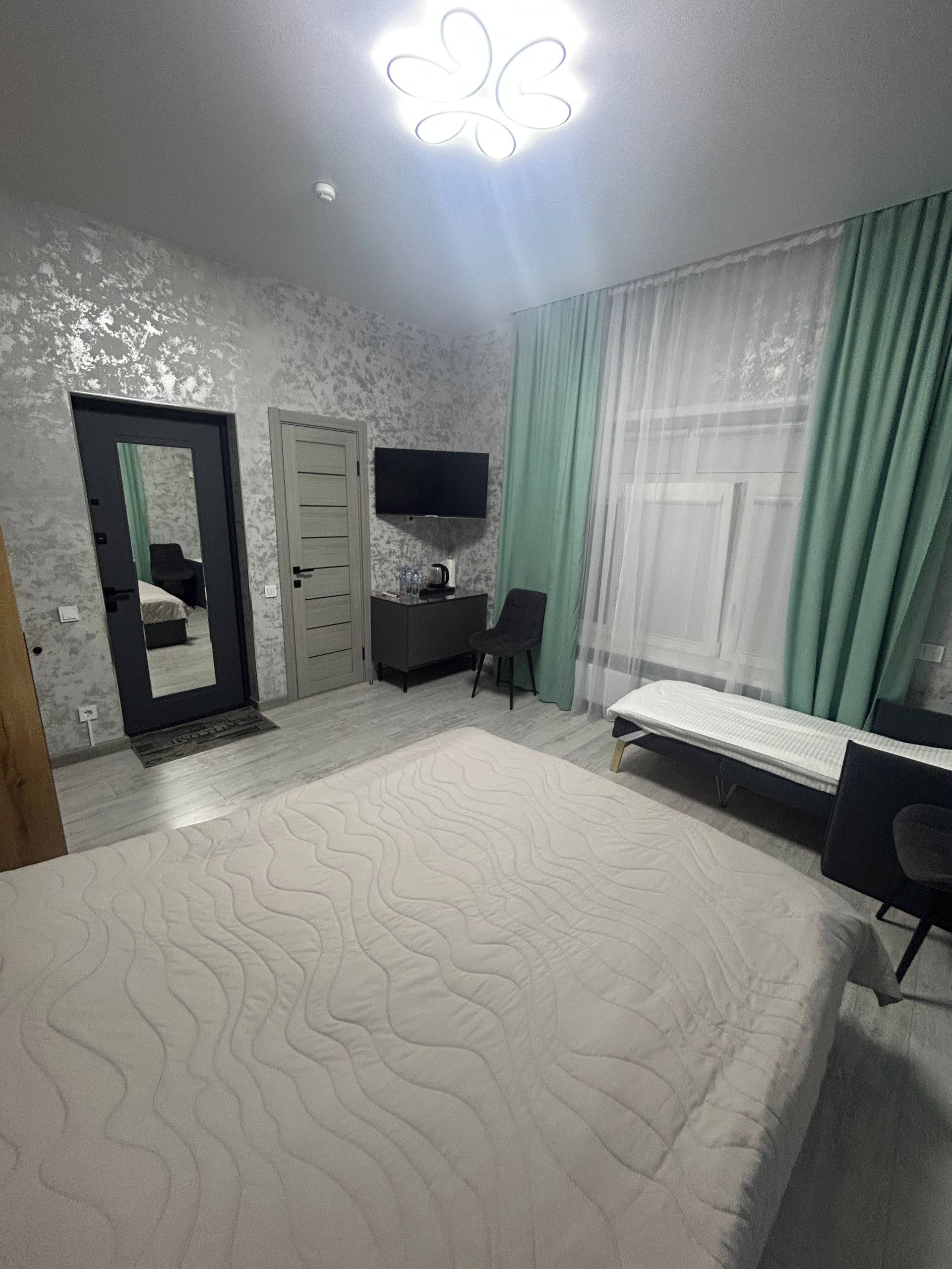 Улучшенный трехместный номер