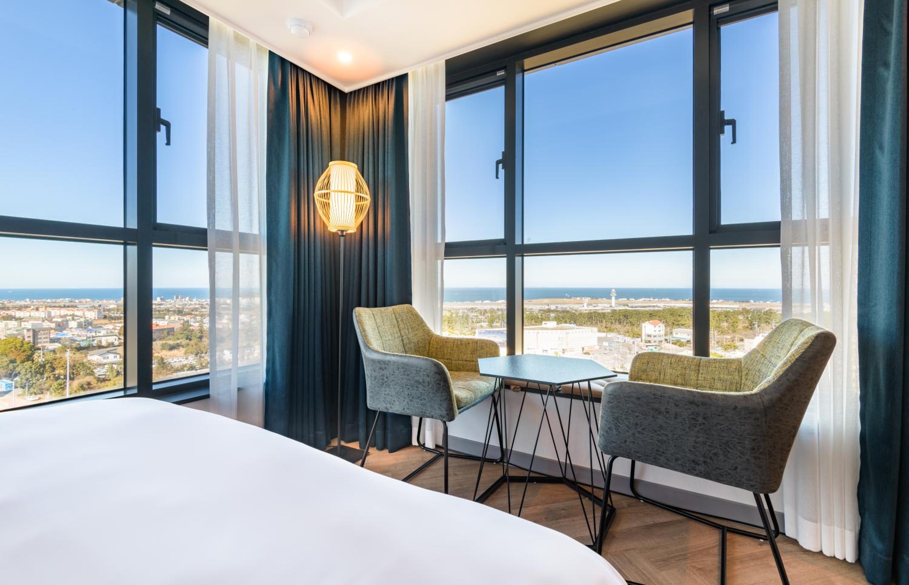 Deluxe Twin Room with Sea View