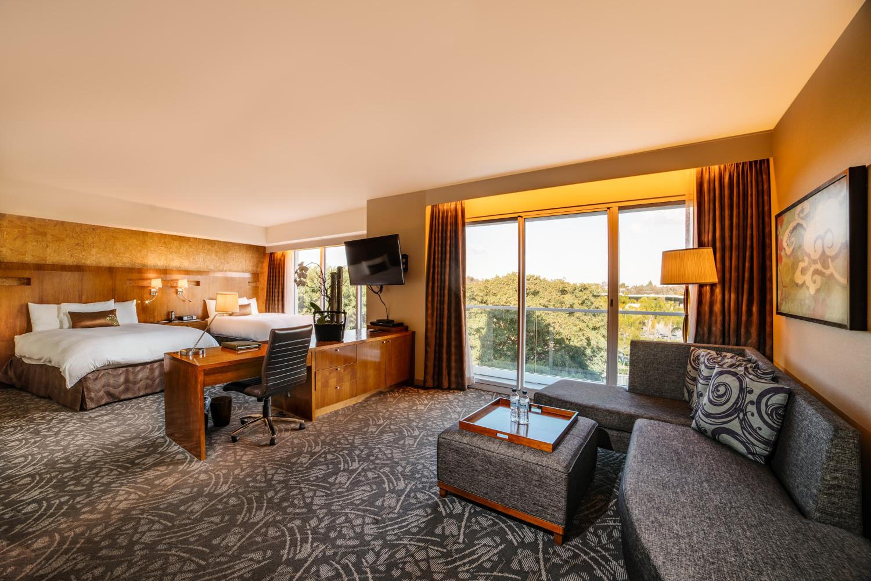 Standard Double Suite