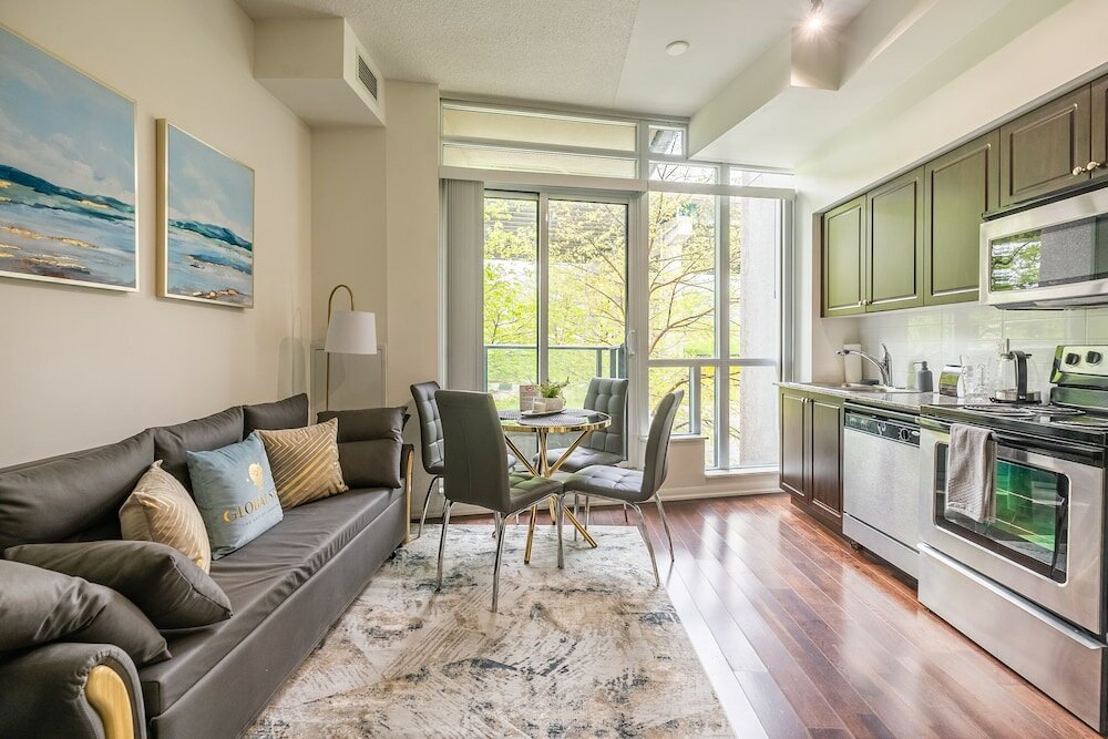 Romantic Apartment, 1 Queen Bed with Sofa bed, Kitchen, City View