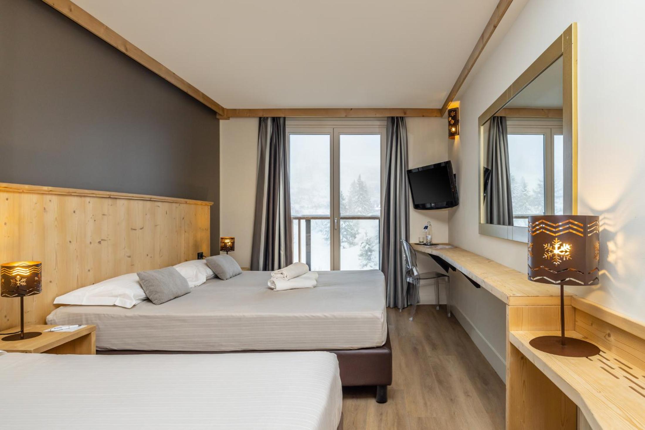 Family Room (2 Adults + 1 Child)